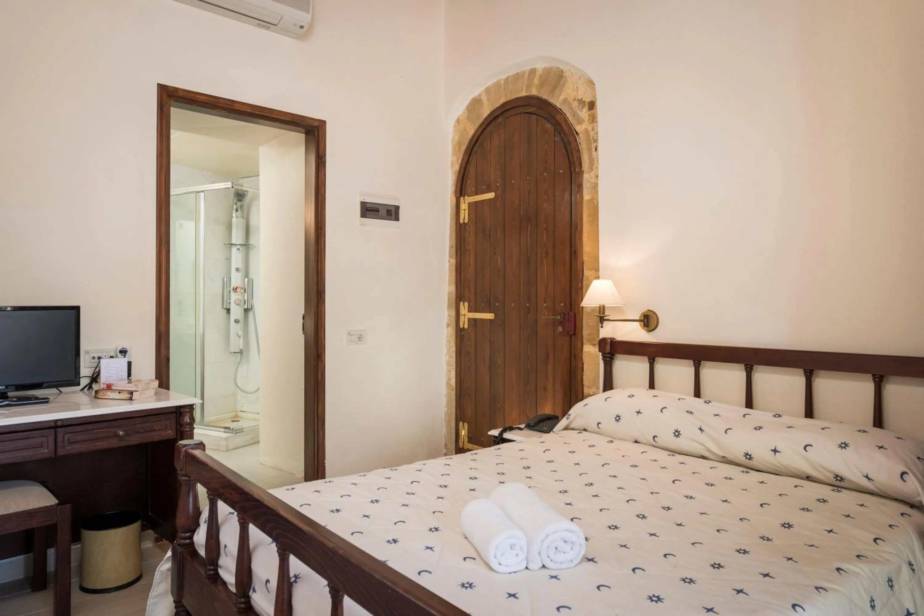 Bedroom, Bed in Spilia Village Hotel & Villas