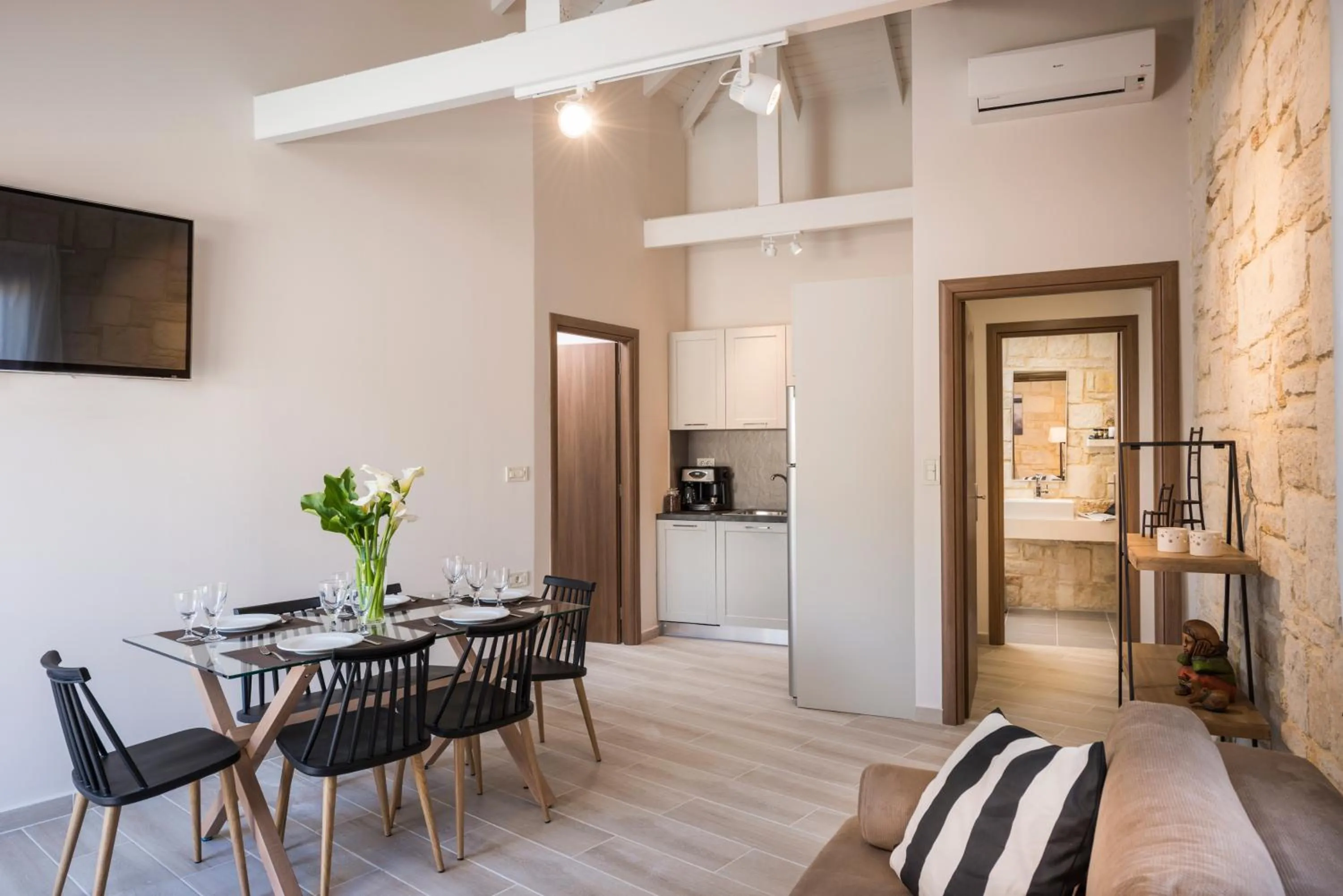 Dining area in Spilia Village Hotel & Villas