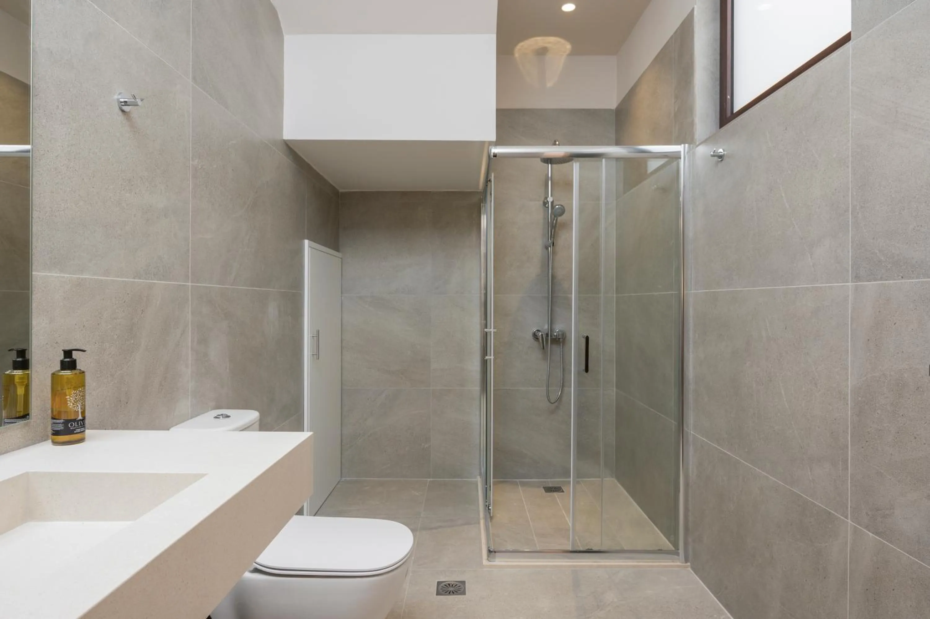 Shower in Spilia Village Hotel & Villas