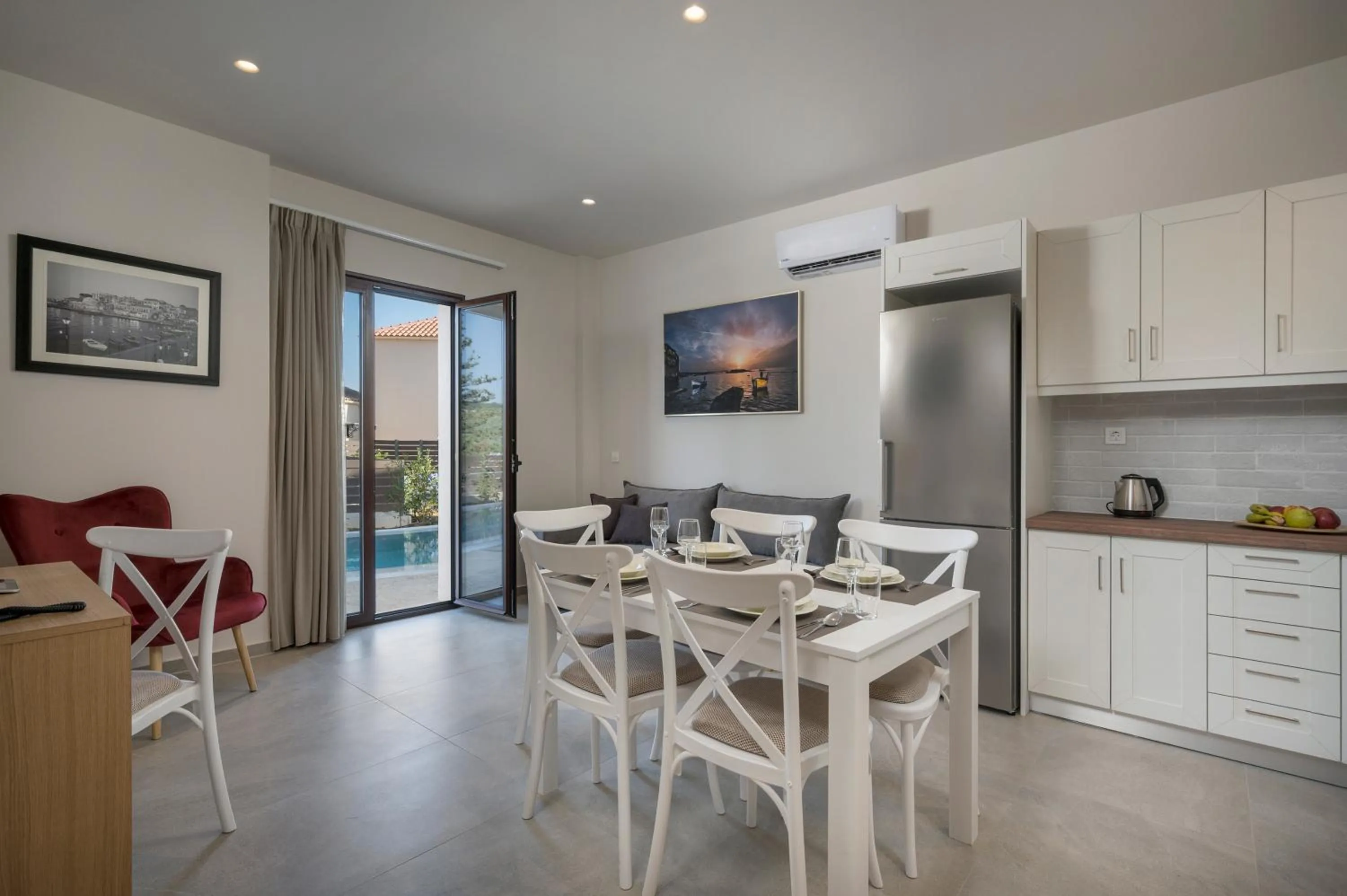 Kitchen or kitchenette in Spilia Village Hotel & Villas