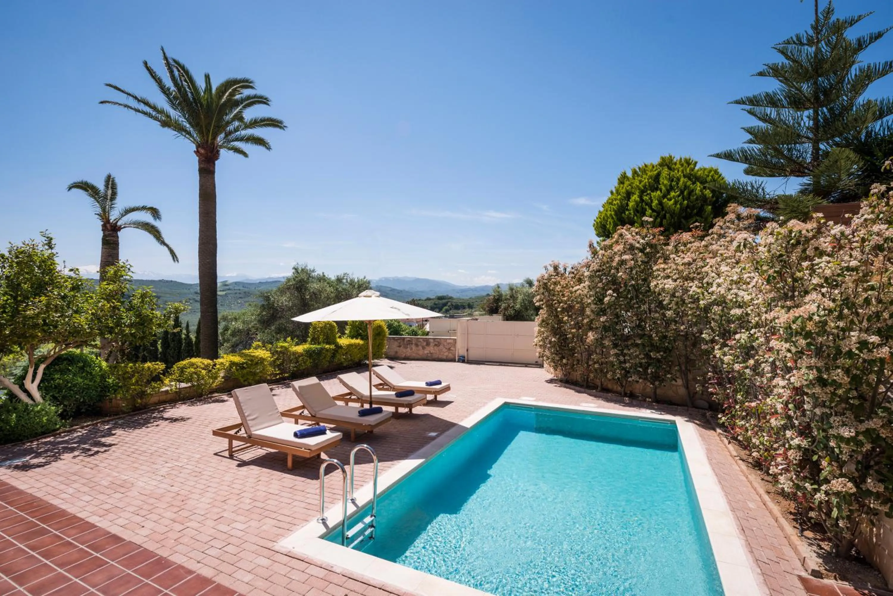 Garden in Spilia Village Hotel & Villas