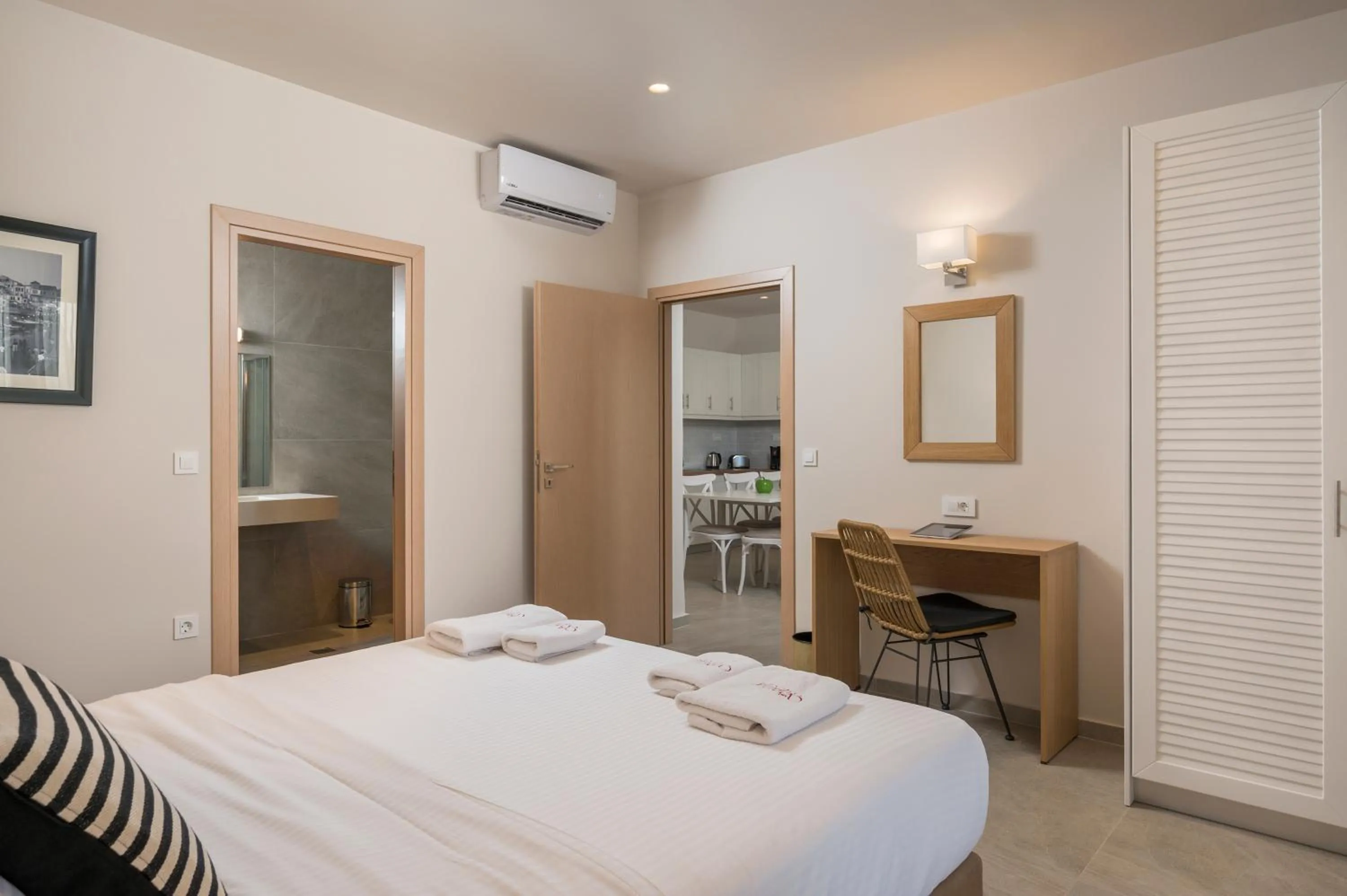 Bed in Spilia Village Hotel & Villas