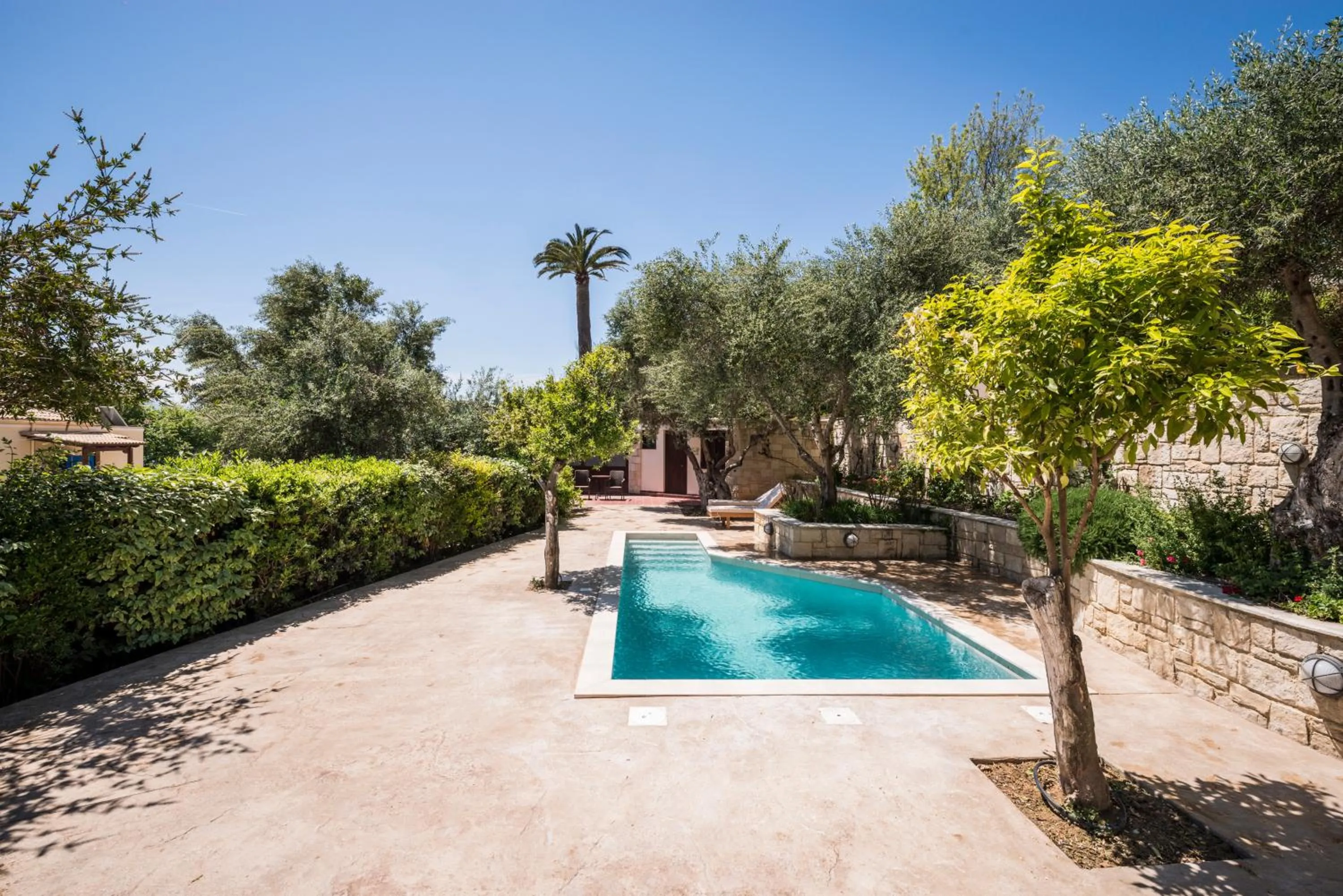 Garden in Spilia Village Hotel & Villas