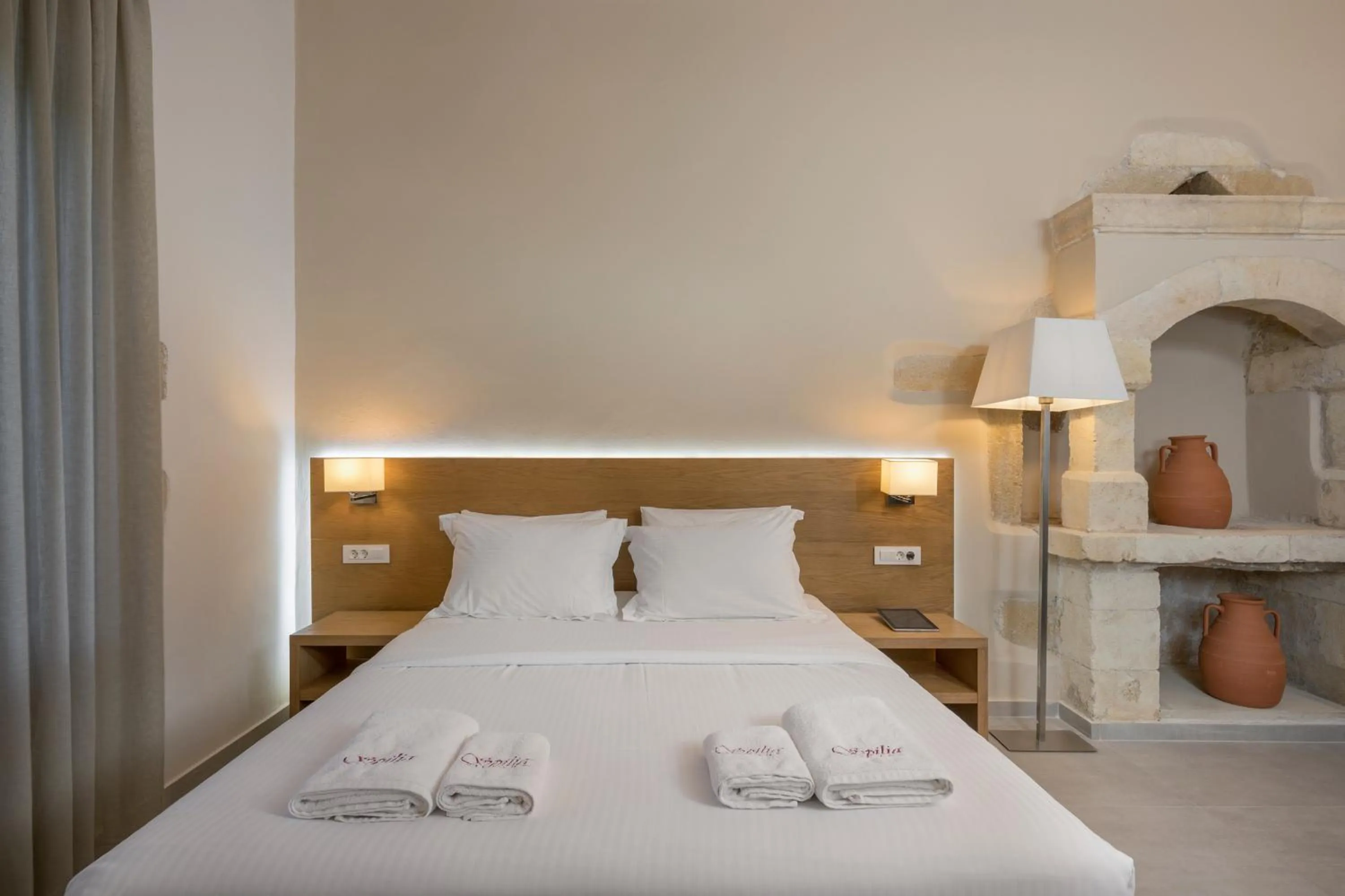 Bed in Spilia Village Hotel & Villas