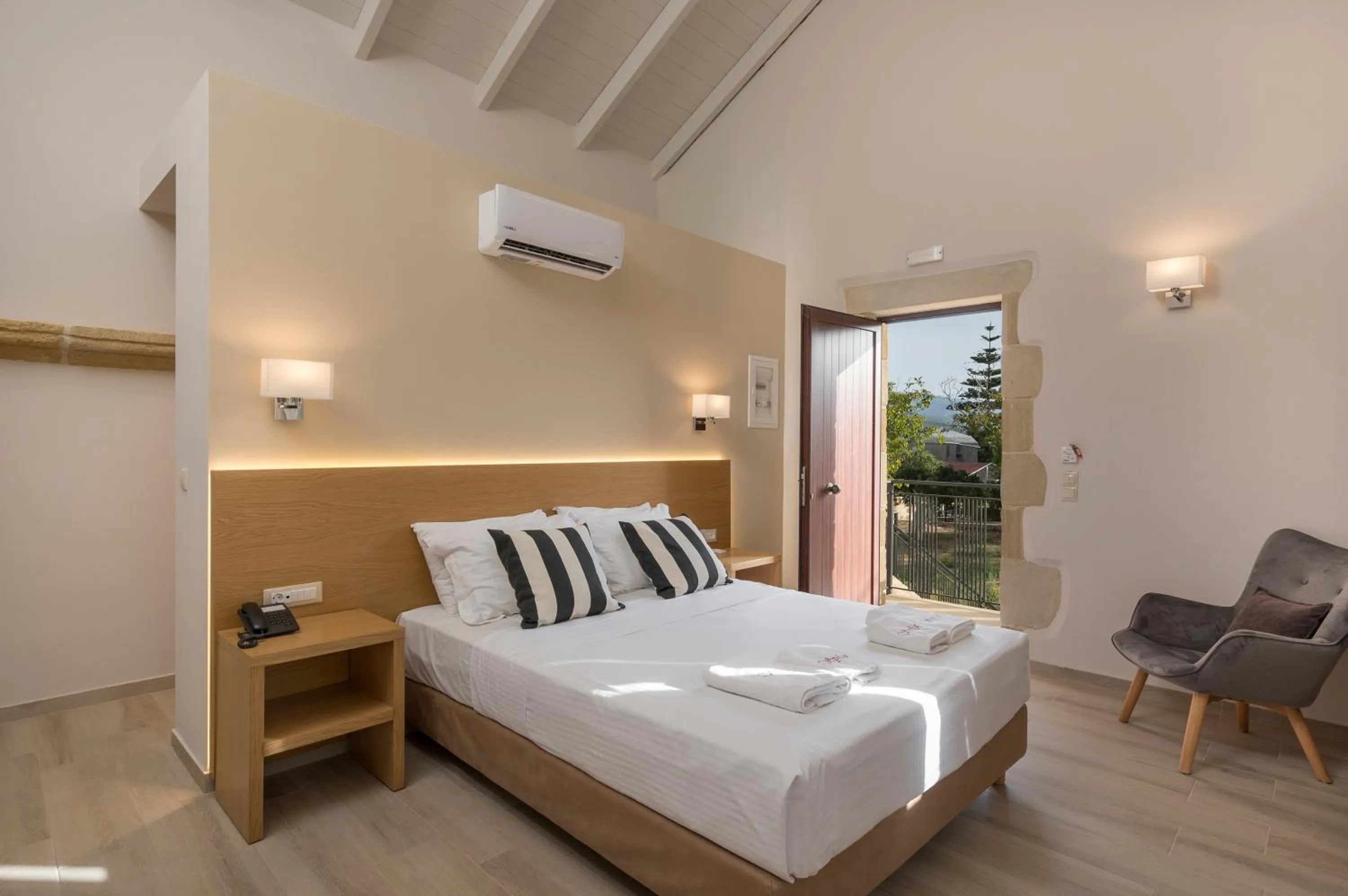 Bedroom, Bed in Spilia Village Hotel & Villas