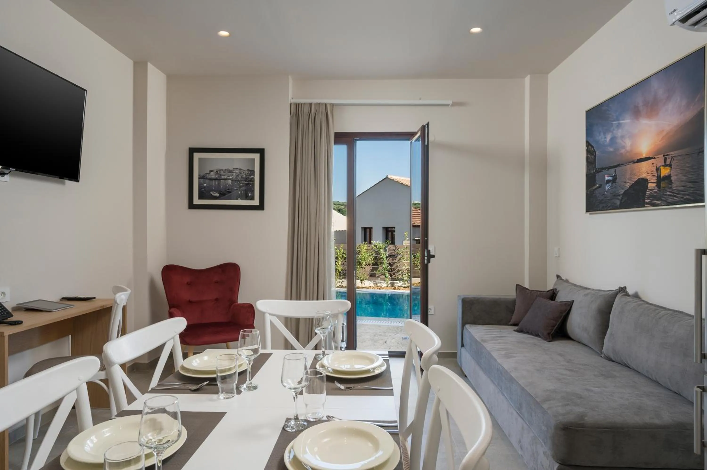 TV and multimedia in Spilia Village Hotel & Villas