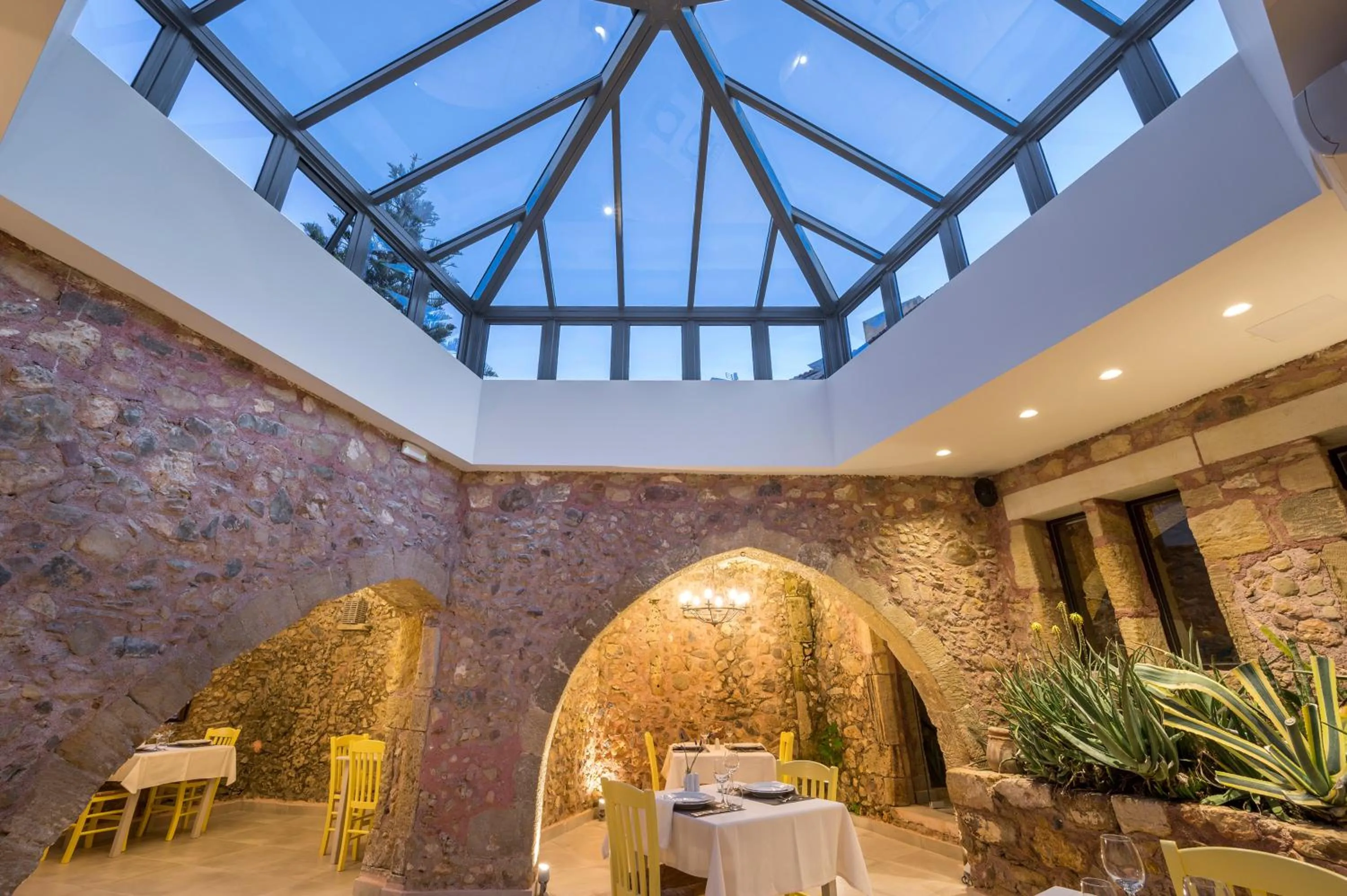 Restaurant/places to eat in Spilia Village Hotel & Villas