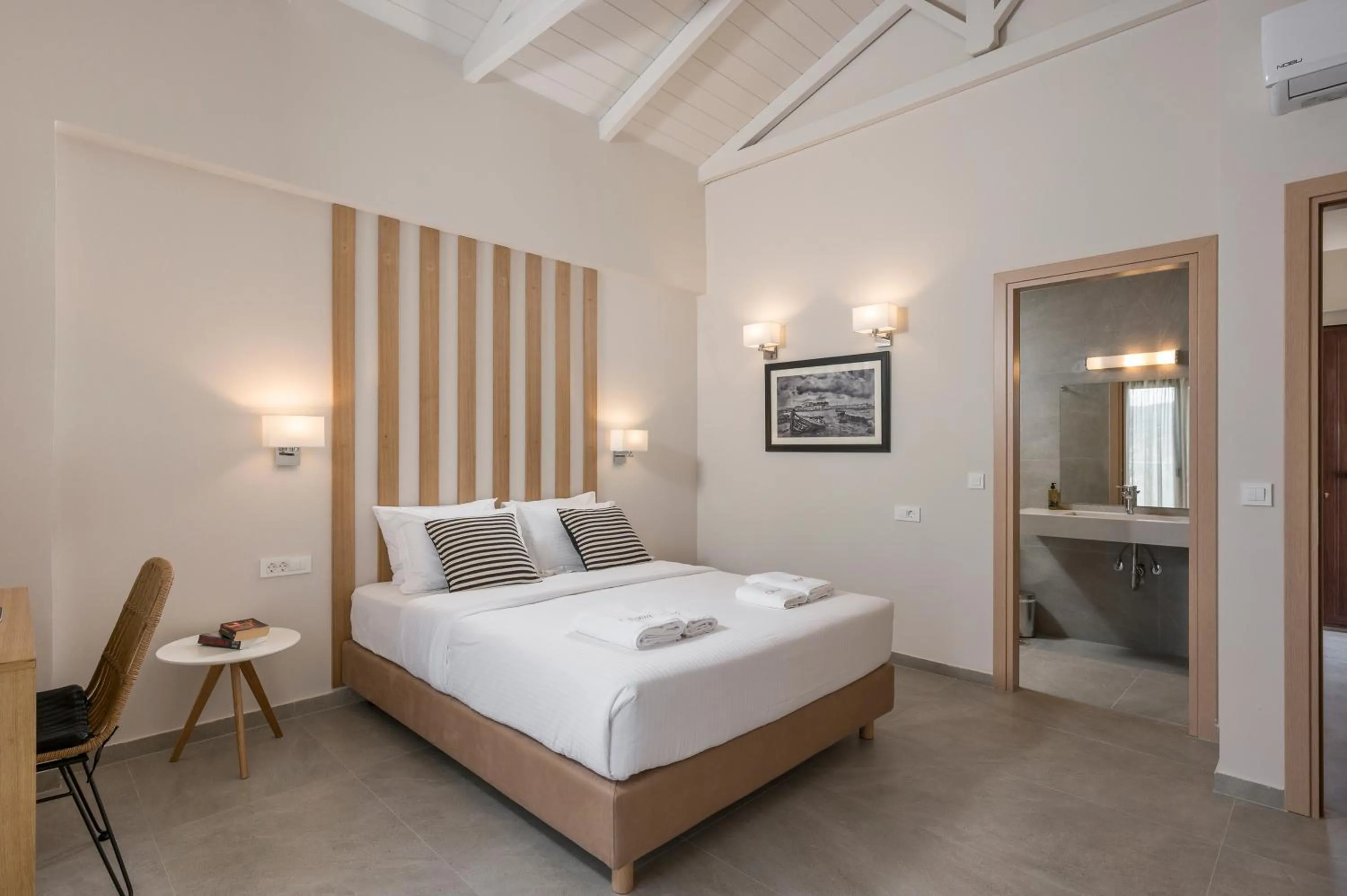 Bed in Spilia Village Hotel & Villas