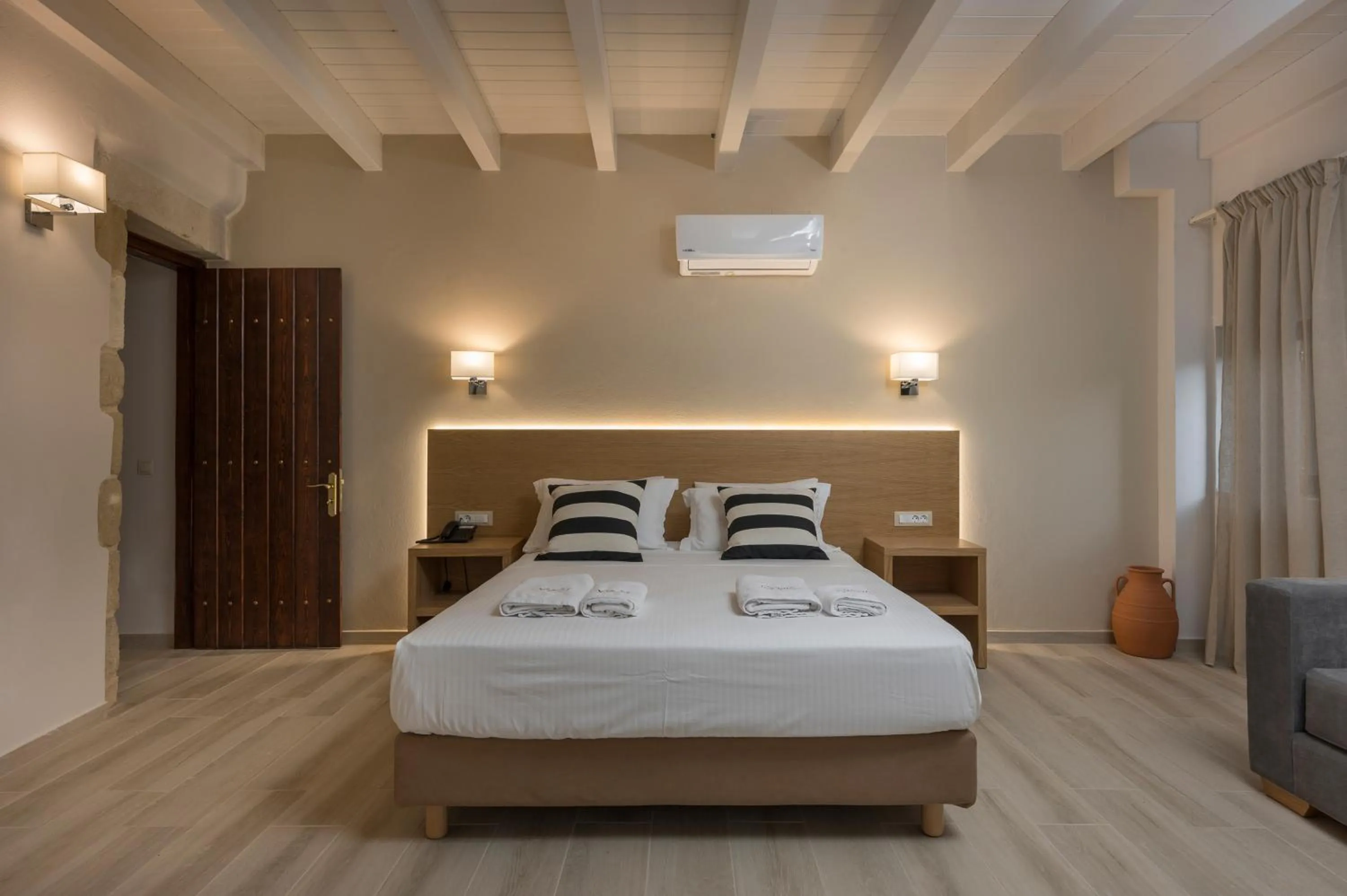 Bed in Spilia Village Hotel & Villas