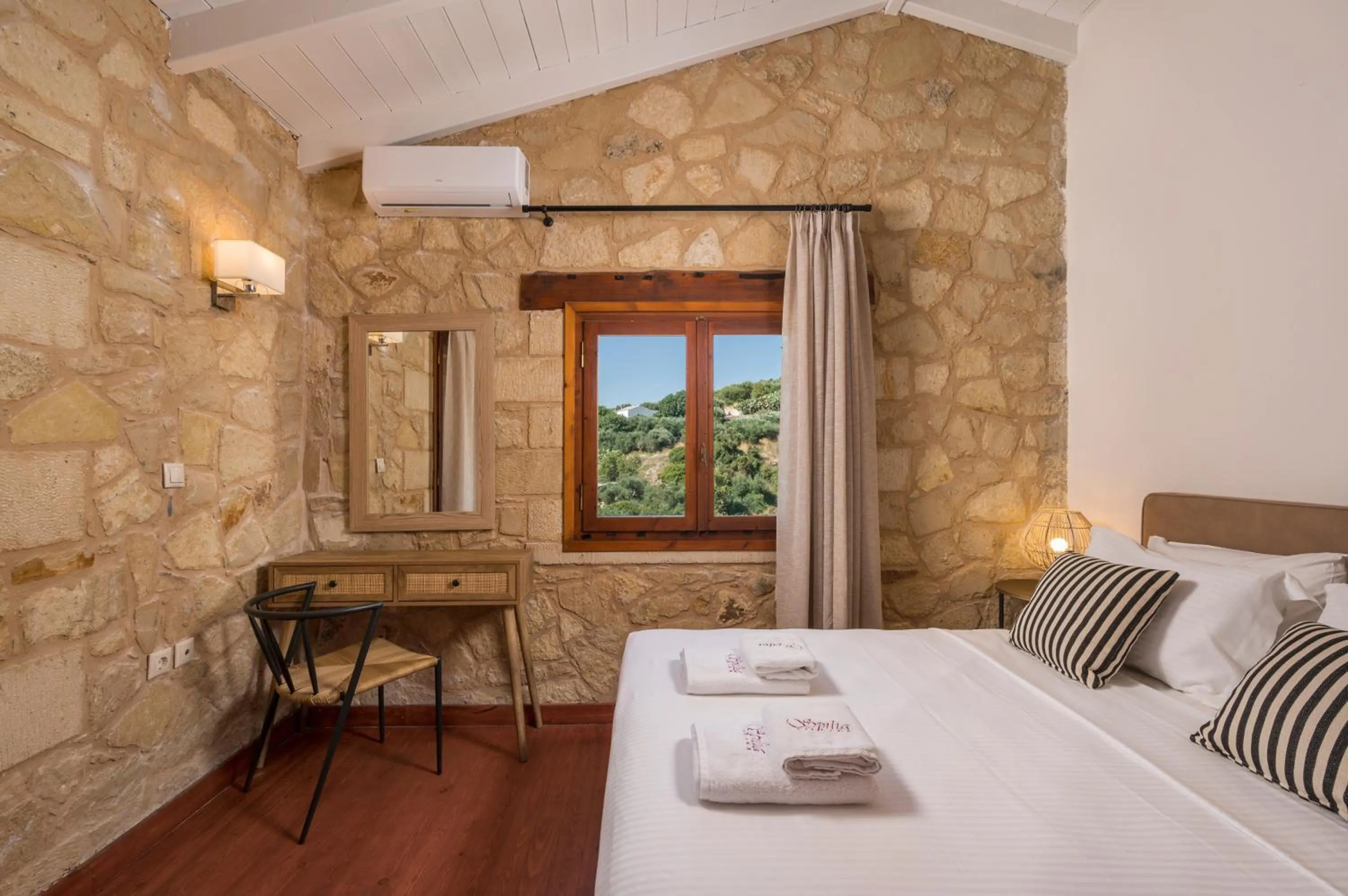 Bedroom, Bed in Spilia Village Hotel & Villas