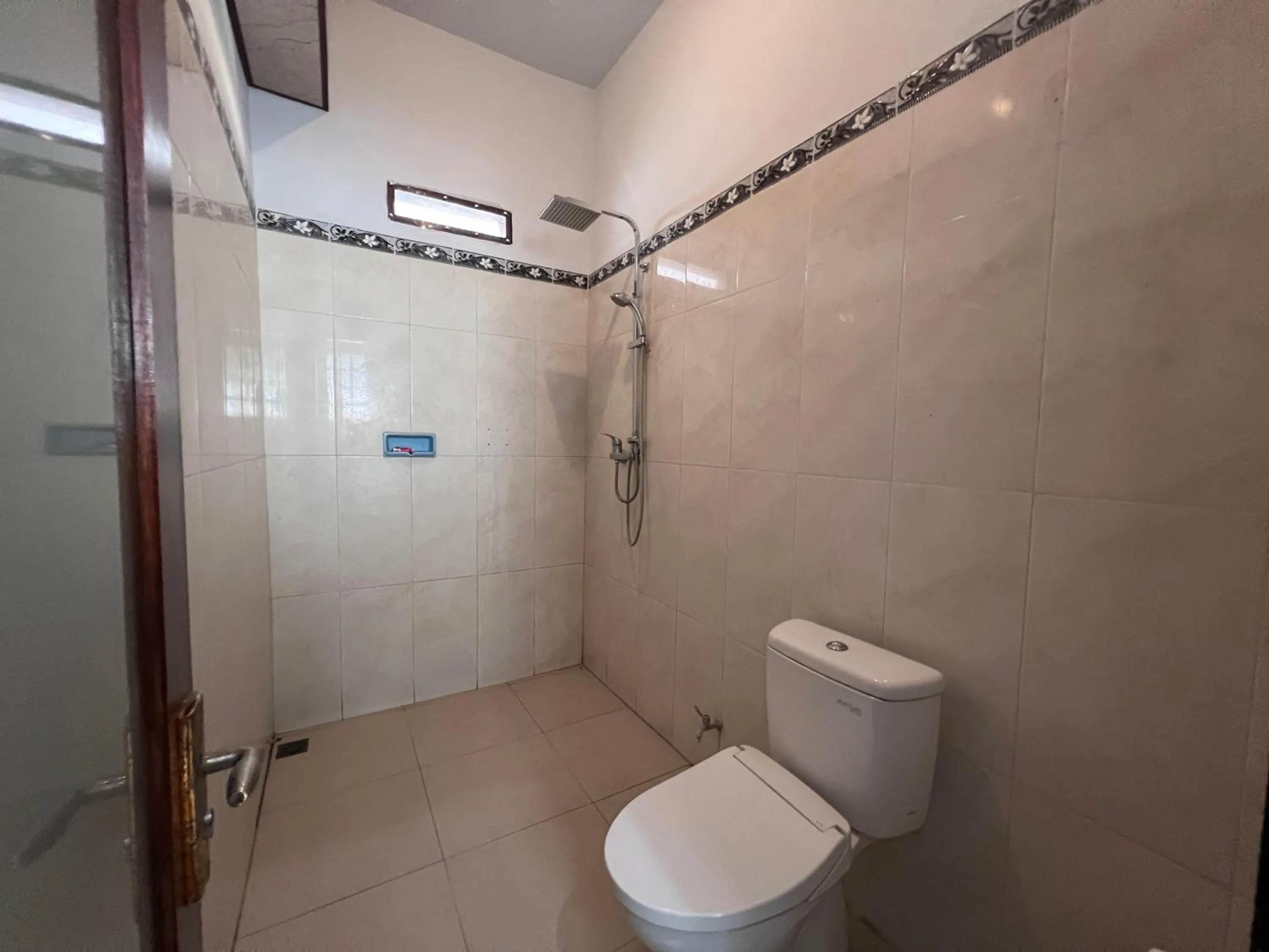 Toilet in Lime Penida Cottages