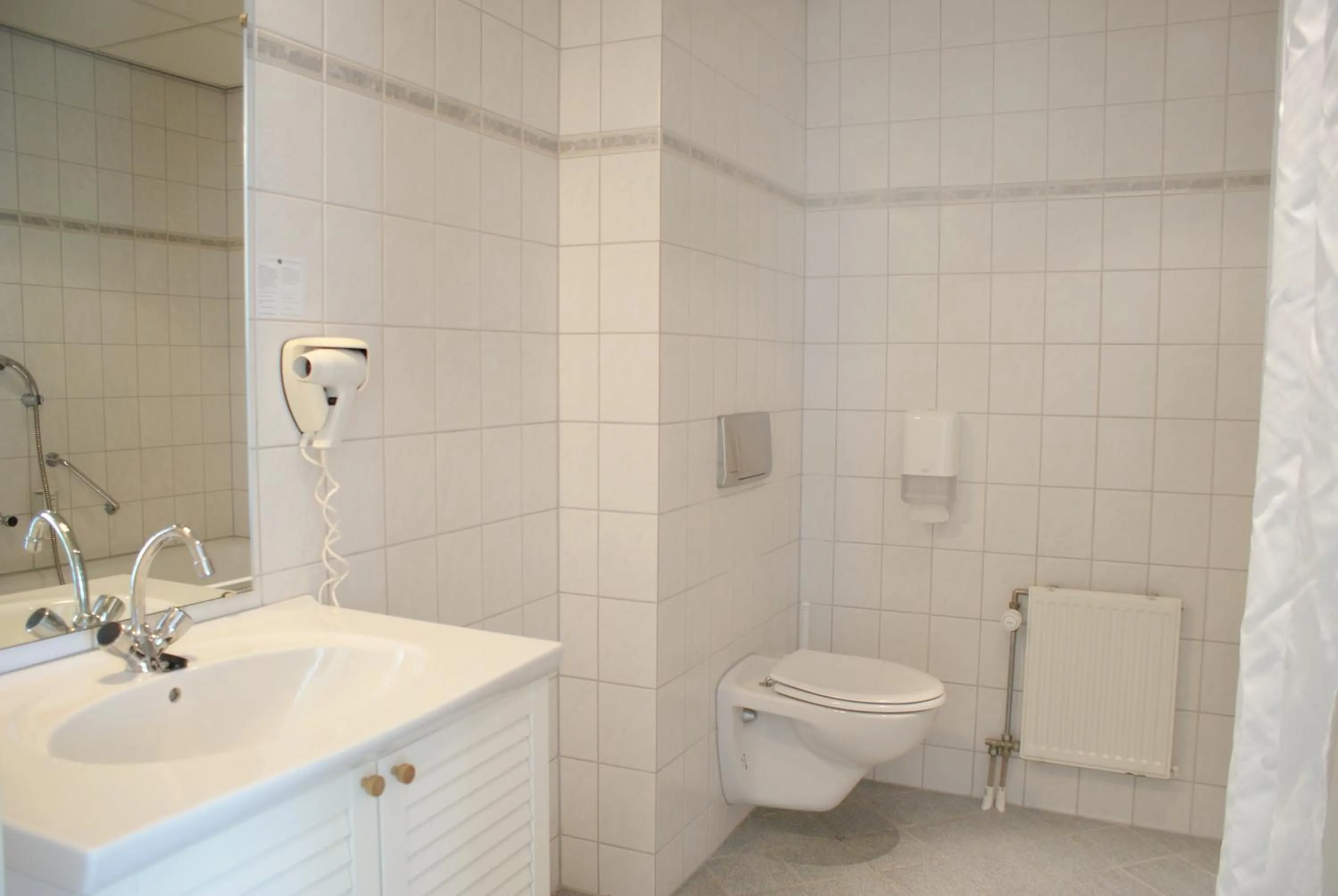 Bathroom in Fletcher Duinhotel Hotel Burgh Haamstede