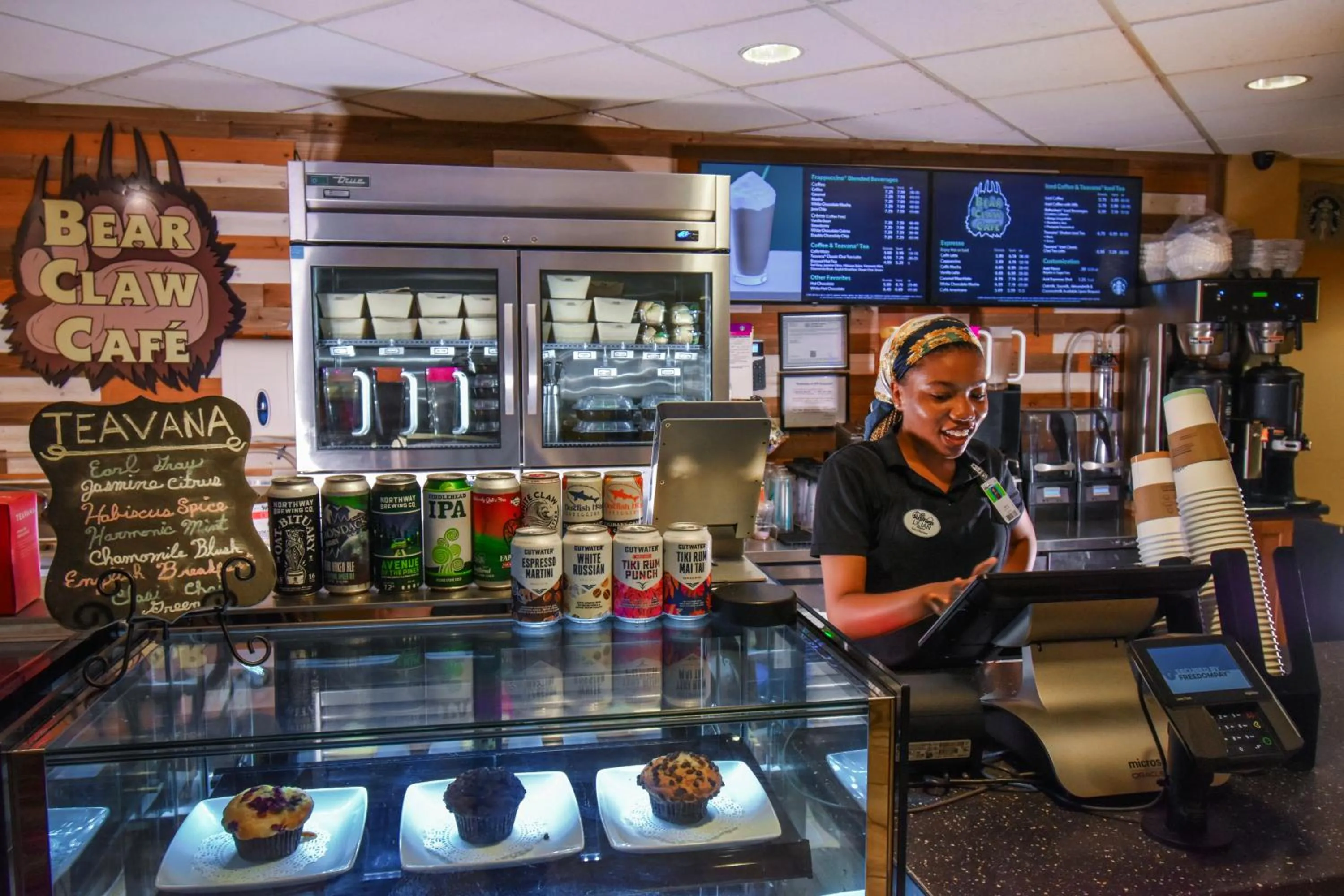 Coffee/tea facilities in Six Flags Great Escape Lodge & Indoor Waterpark