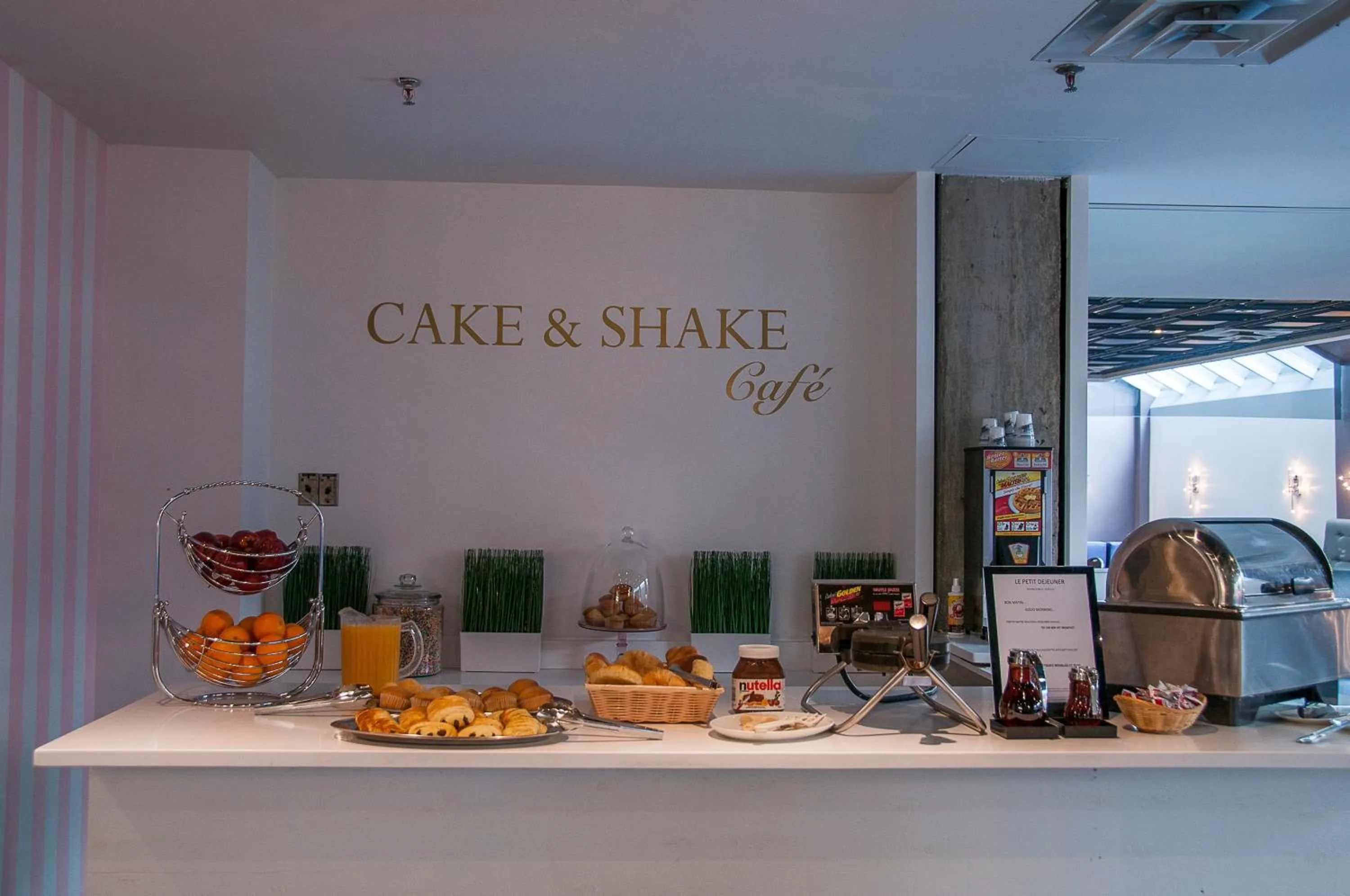 Buffet breakfast in LELUX Hotel