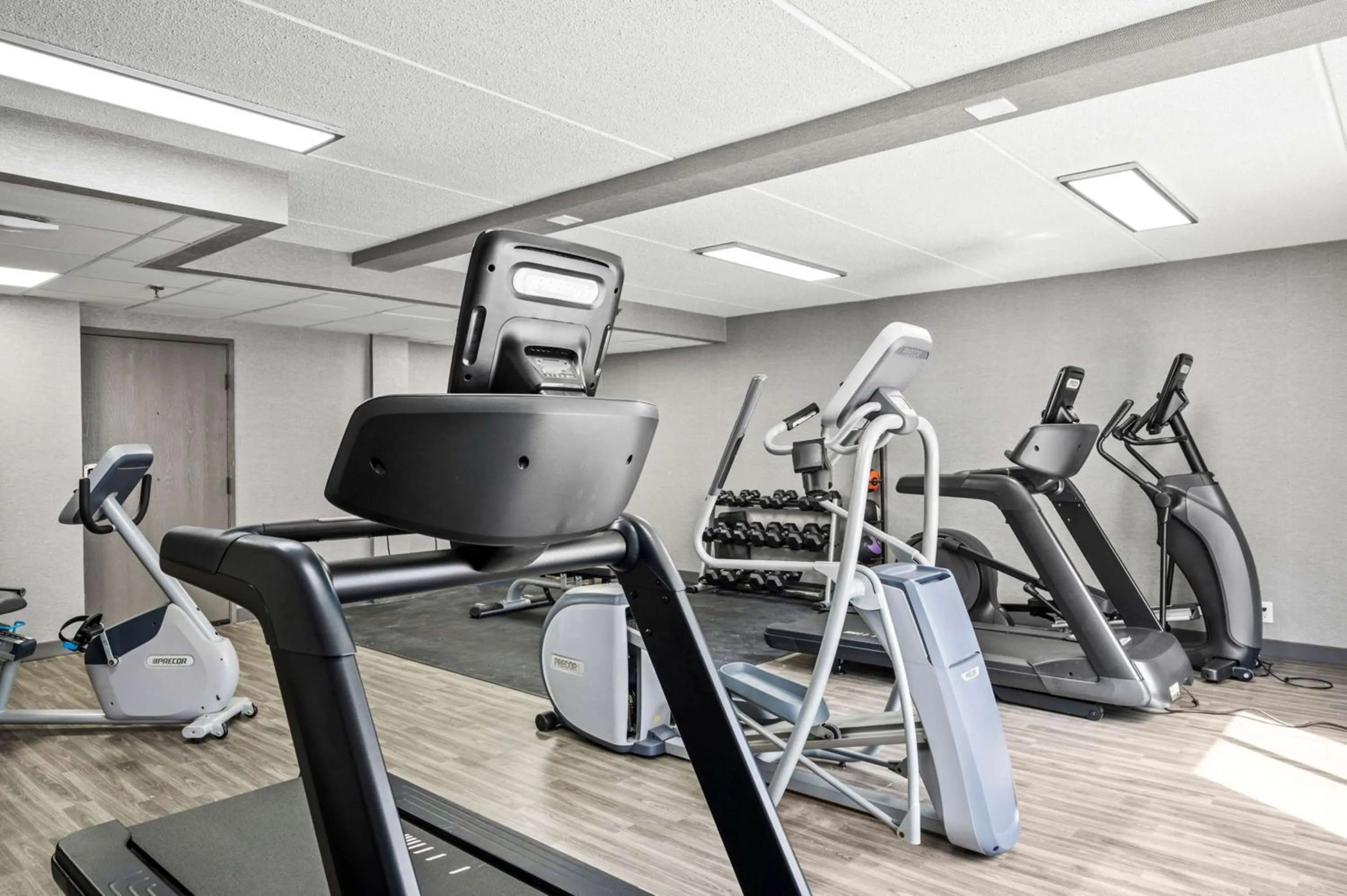 Fitness centre/facilities in Hampton Inn Cleveland-Westlake