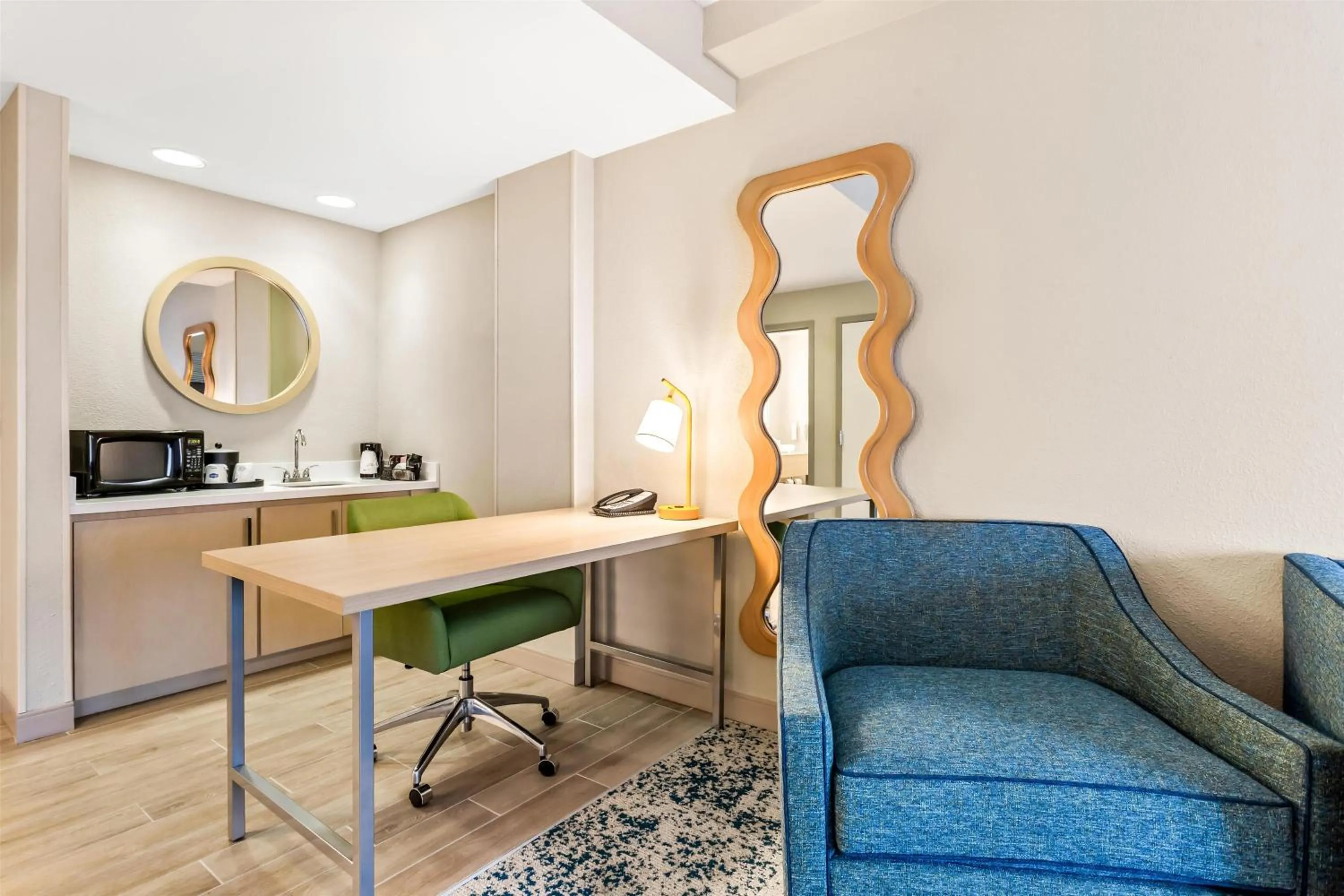 Bedroom in Hampton Inn & Suites St. Petersburg/Downtown