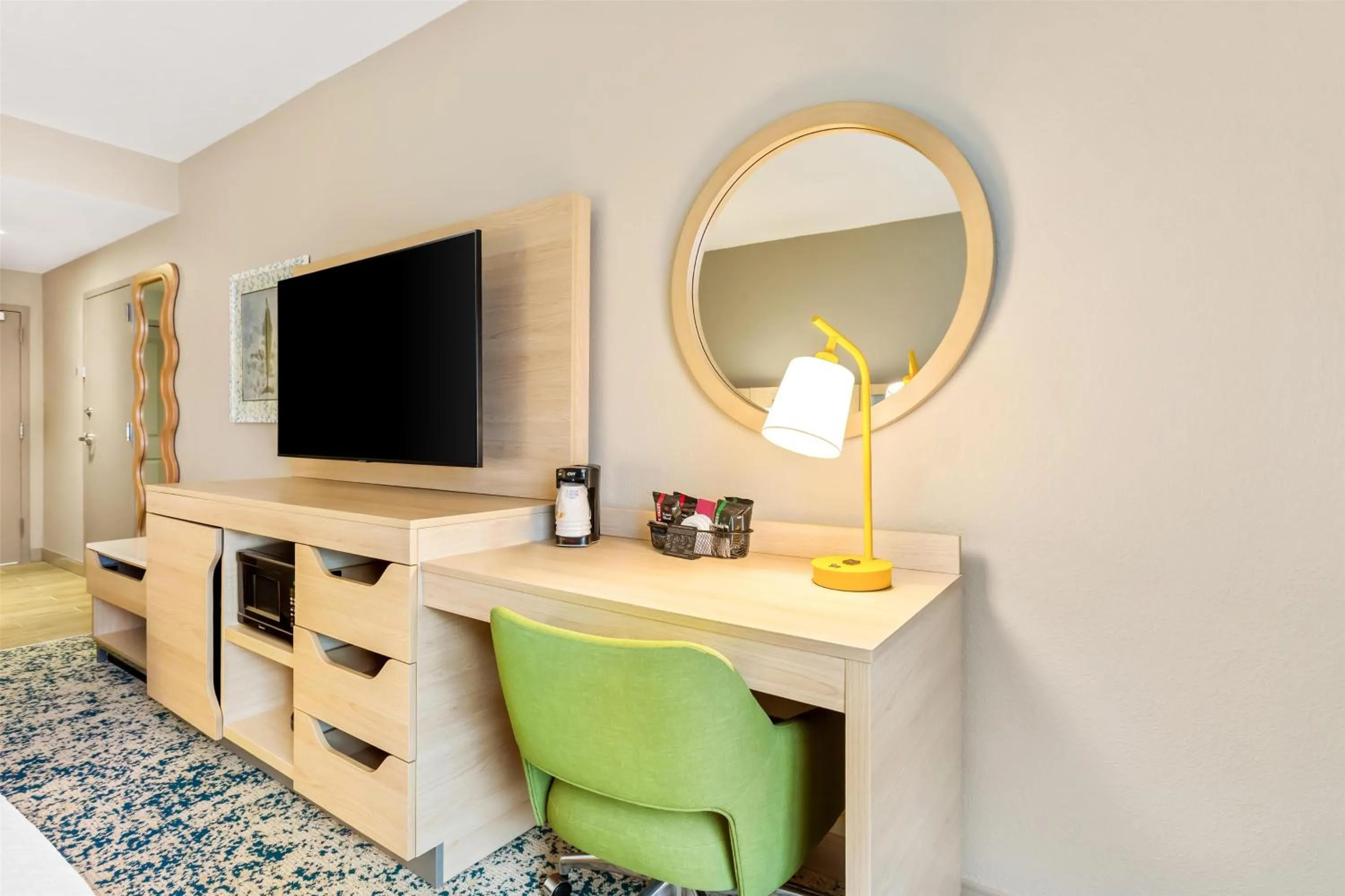 Bedroom in Hampton Inn & Suites St. Petersburg/Downtown