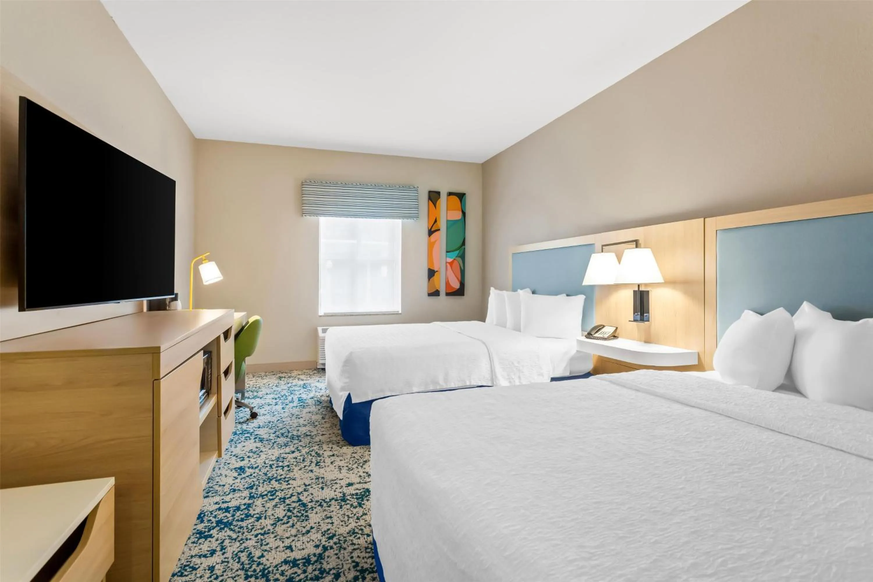 Bed in Hampton Inn & Suites St. Petersburg/Downtown