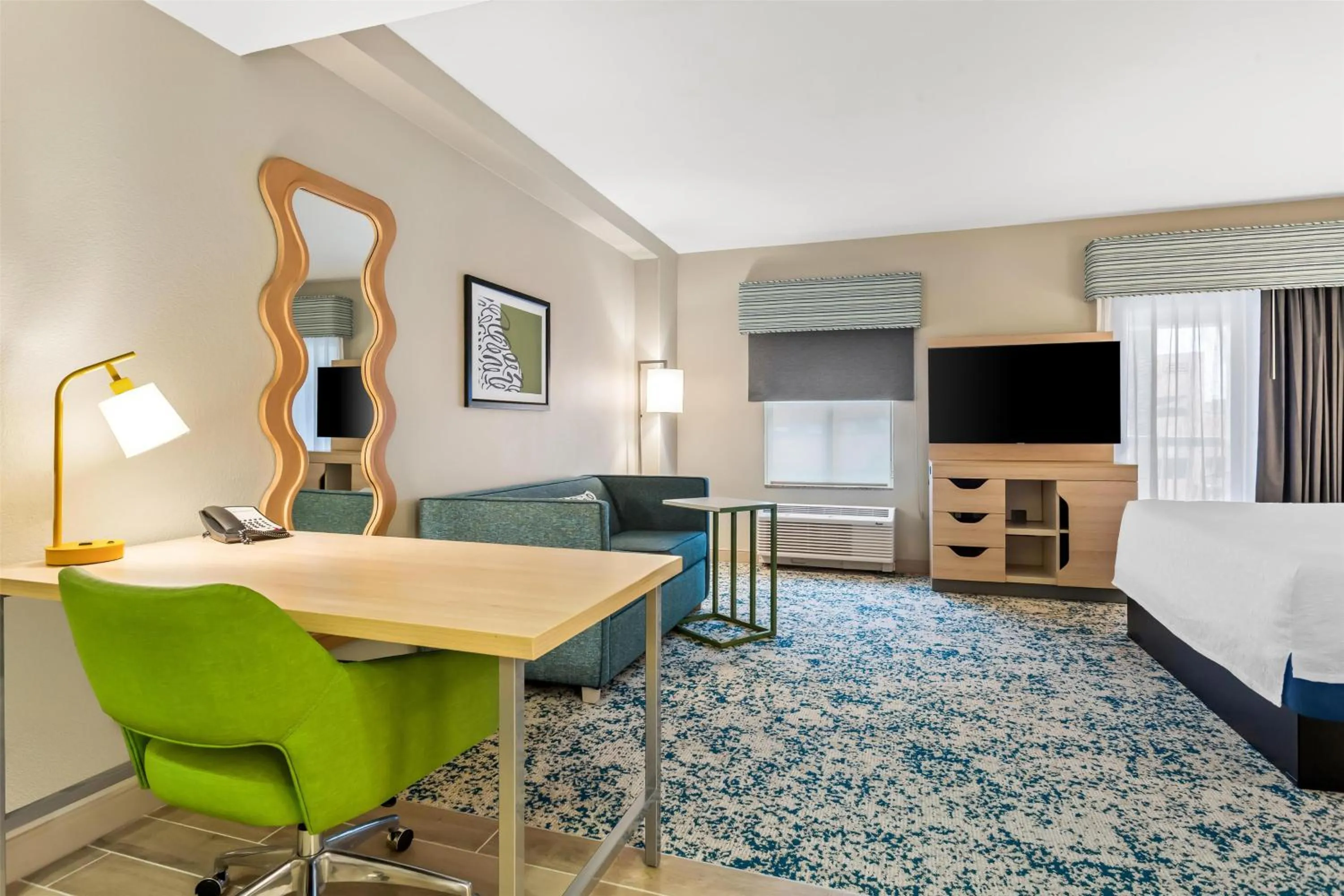 Bed in Hampton Inn & Suites St. Petersburg/Downtown