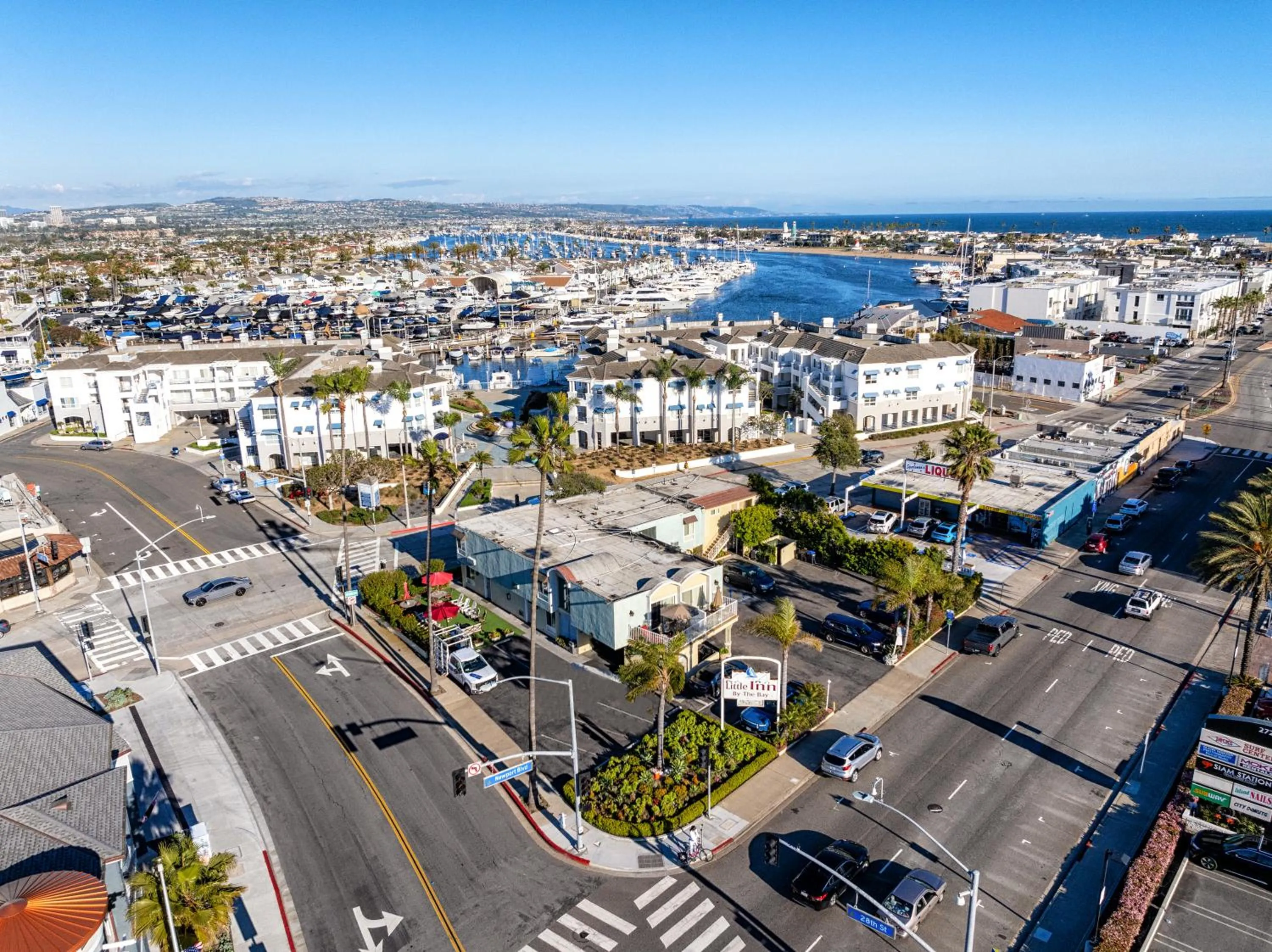 Property building in Little Inn By The Bay Newport Beach Hotel