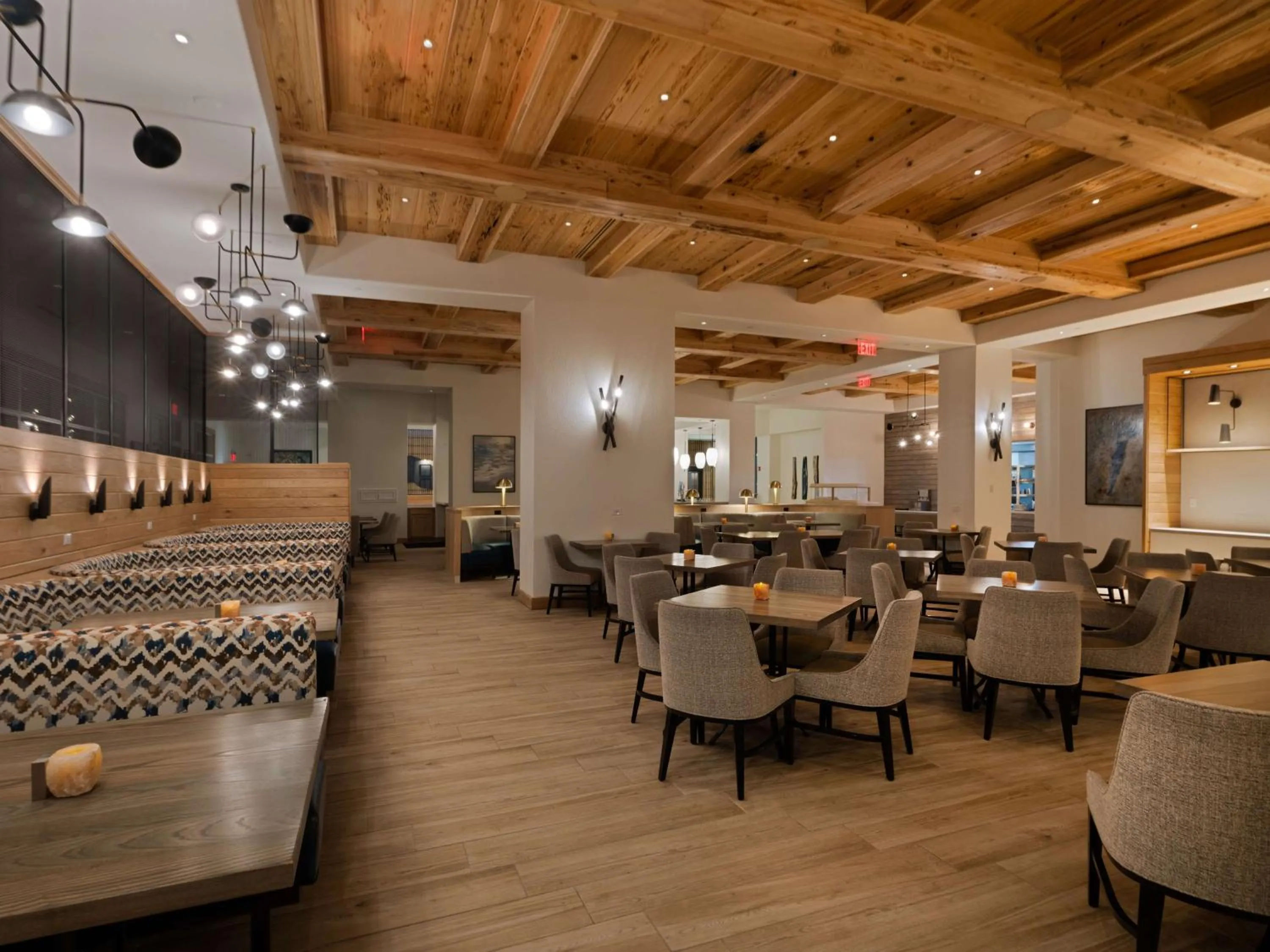 Restaurant/places to eat in Hilton Pensacola Beach