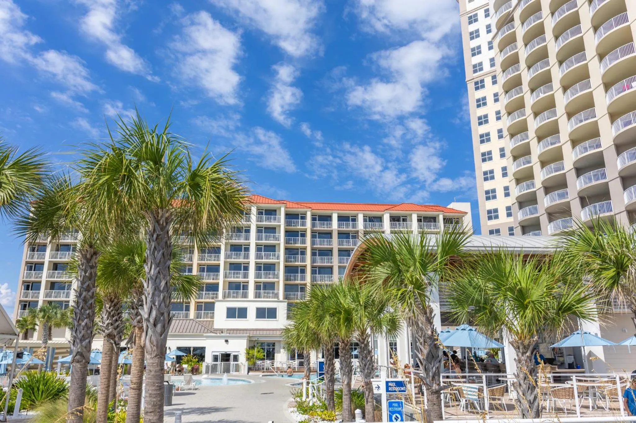 Property building in Hilton Pensacola Beach