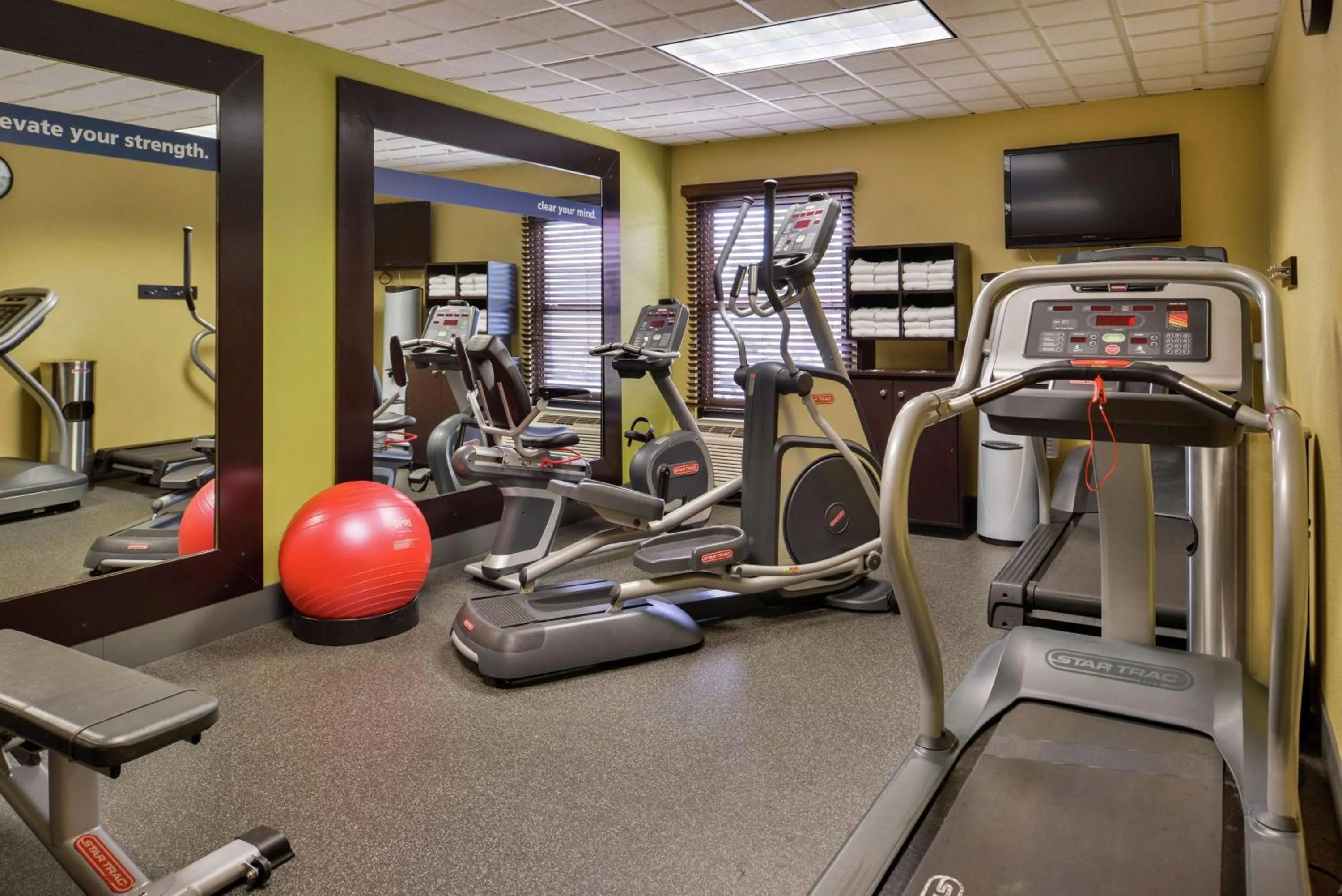 Fitness centre/facilities in Hampton Inn Raleigh Clayton I-40 Garner