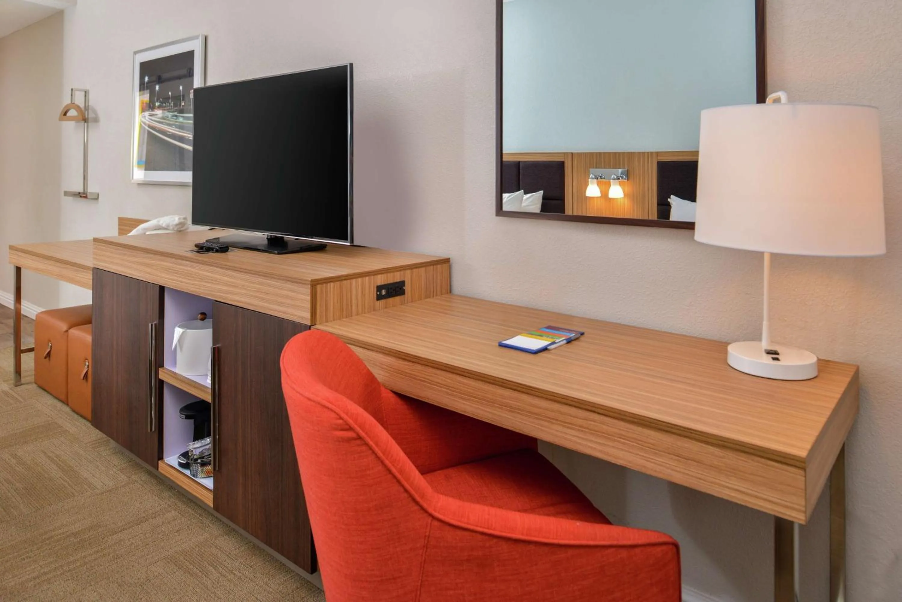 Bedroom in Hampton Inn Raleigh Clayton I-40 Garner