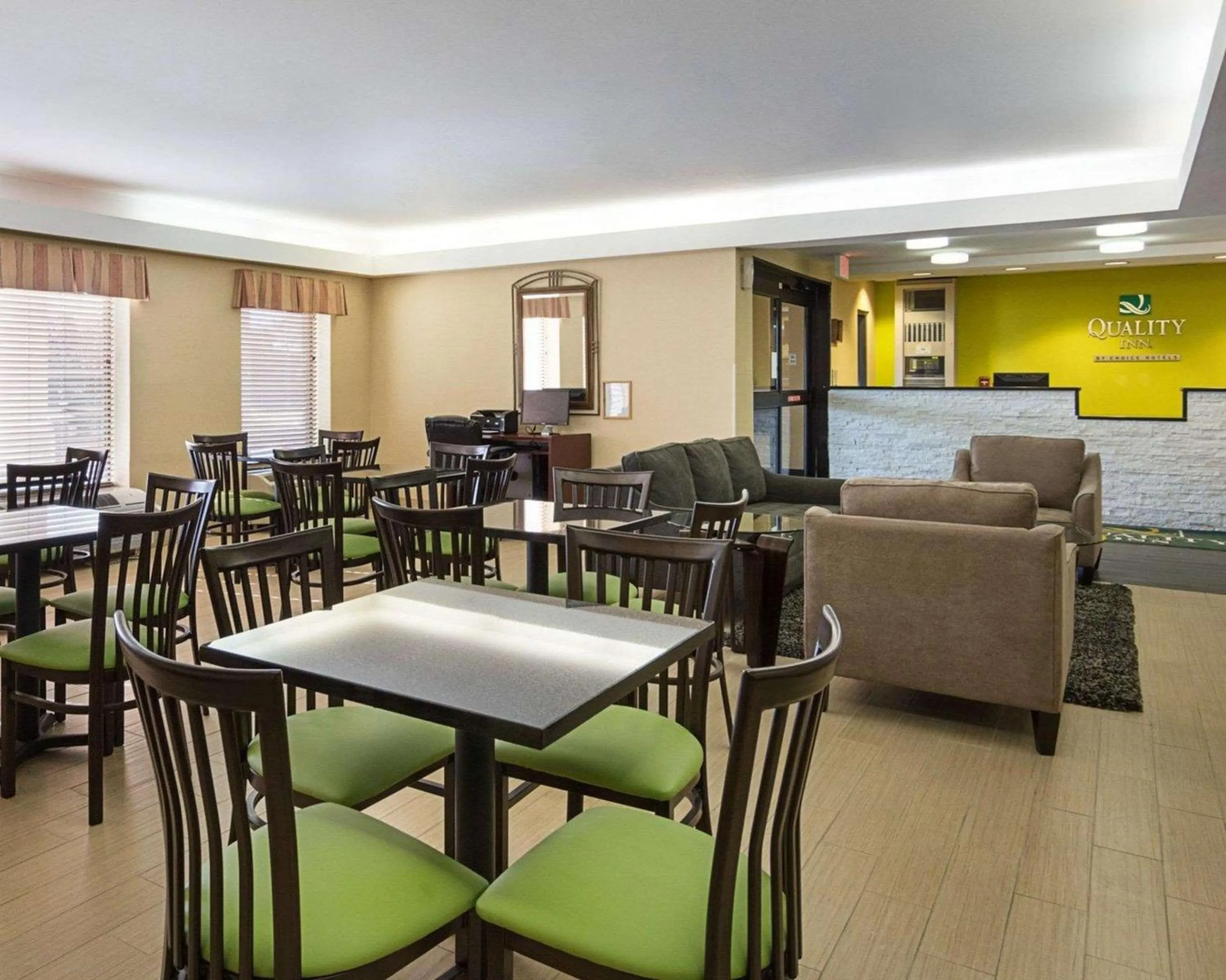 Restaurant/places to eat in Quality Inn Richmond Airport