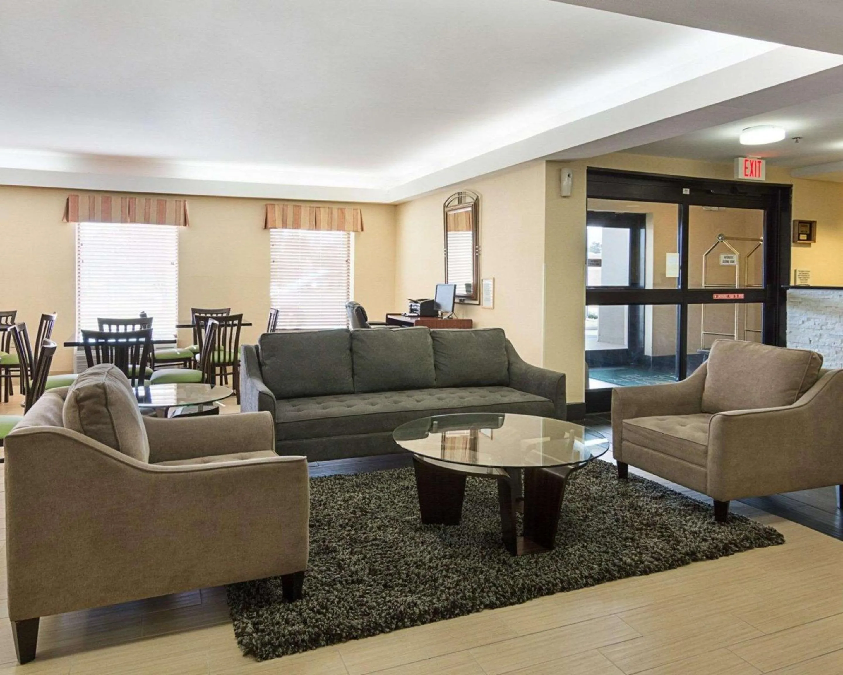 Lobby or reception in Quality Inn Richmond Airport