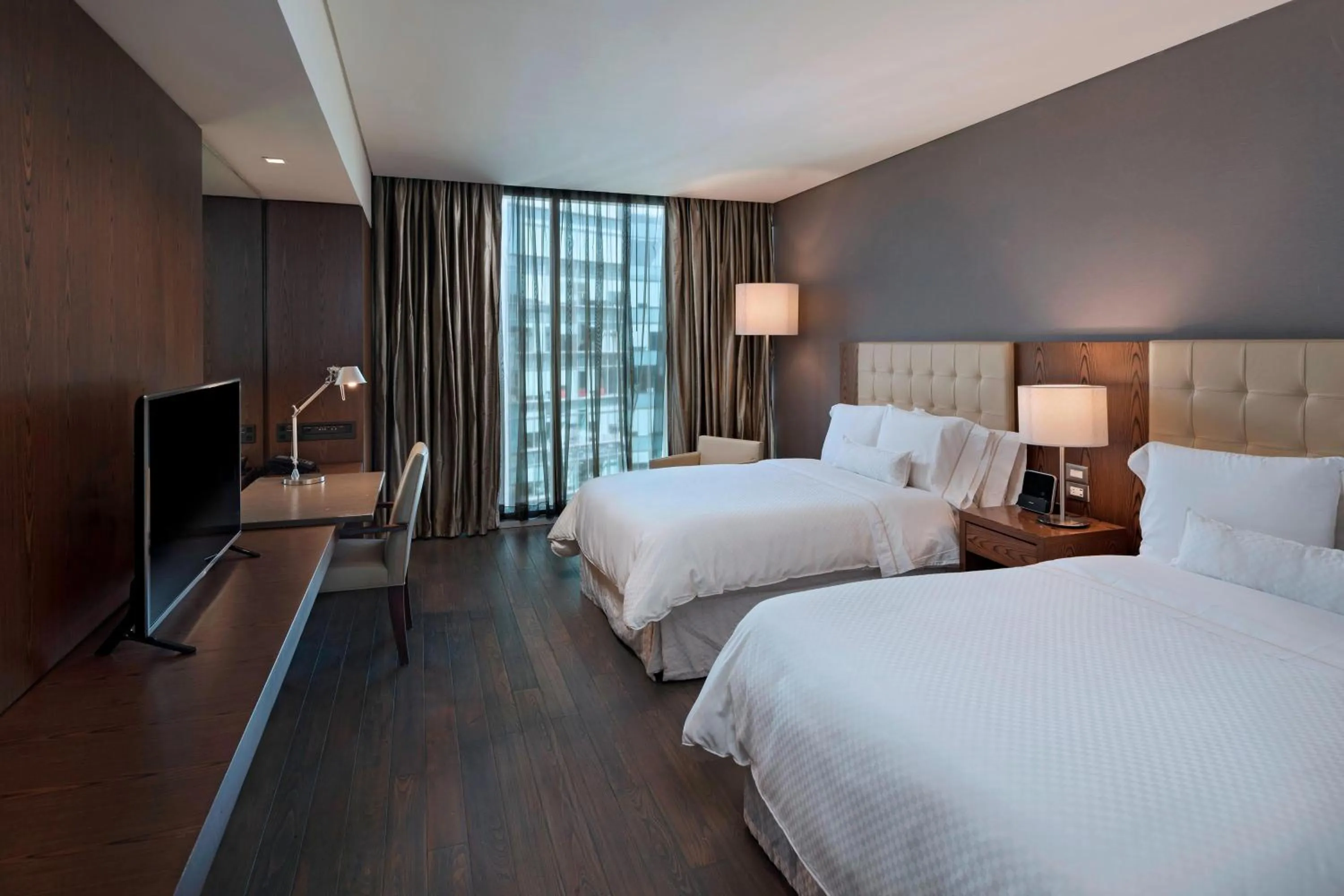 Photo of the whole room, Bed in The Westin Santa Fe, Mexico City