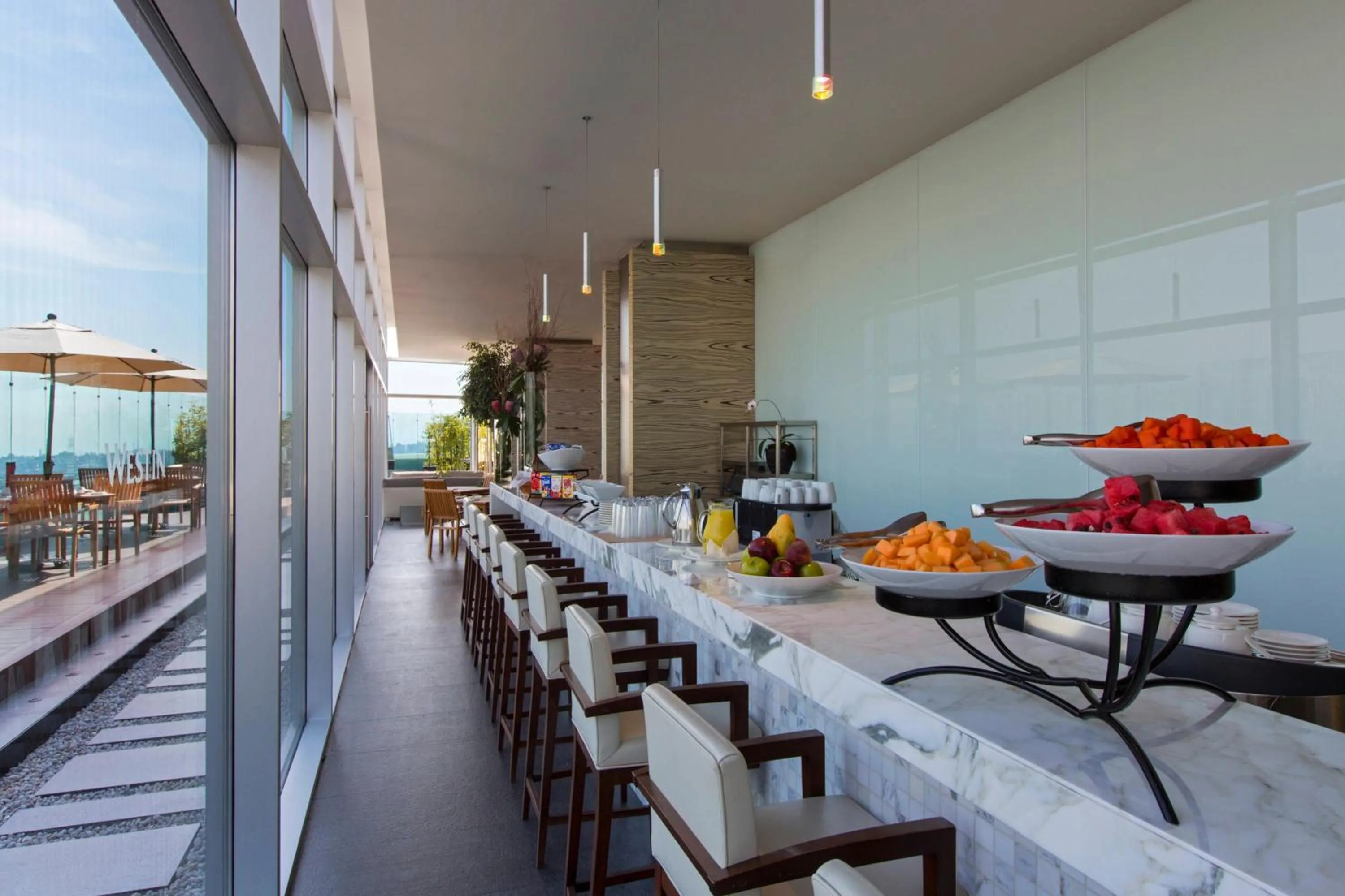 Lounge or bar in The Westin Santa Fe, Mexico City