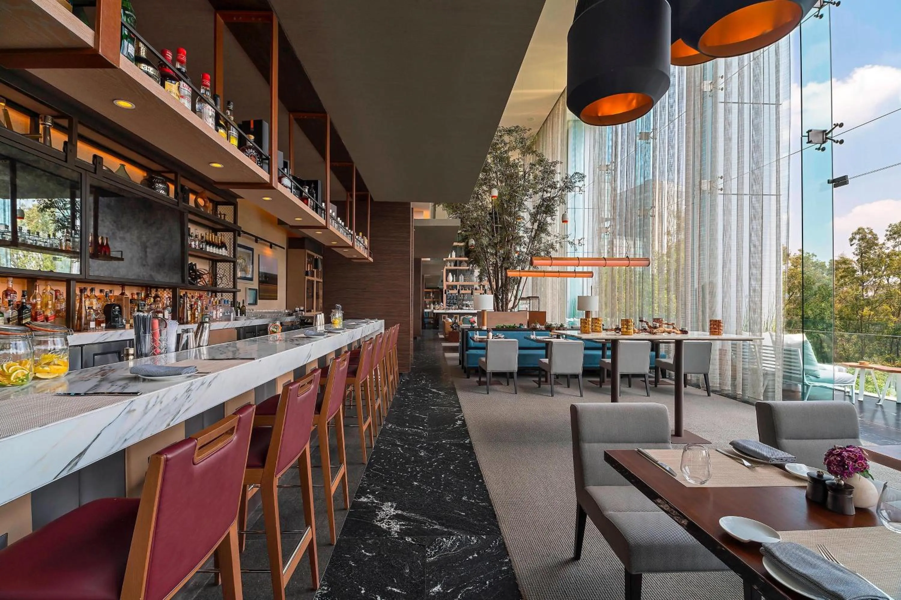 Lounge or bar in The Westin Santa Fe, Mexico City