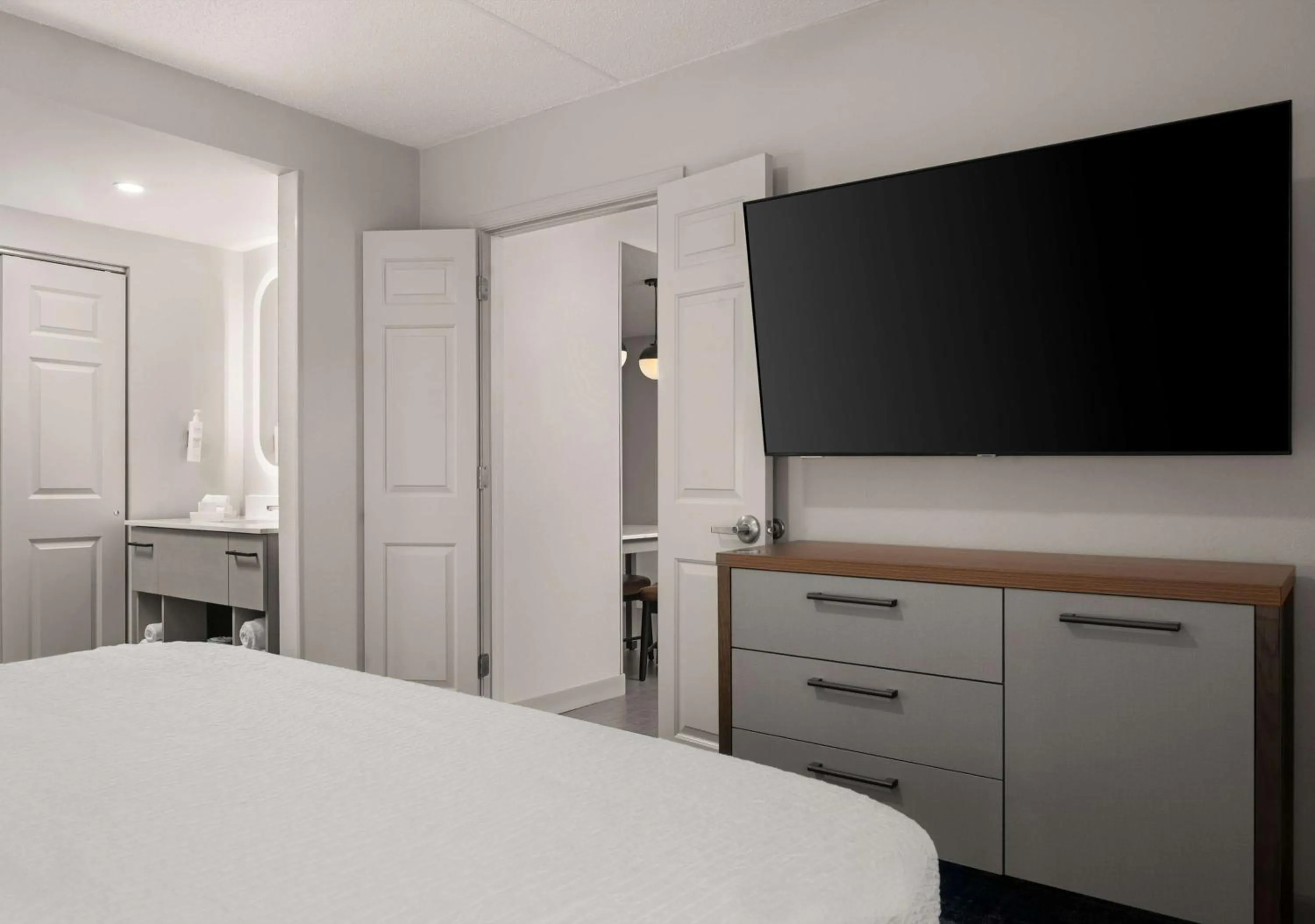 Bed in Homewood Suites by Hilton Chester