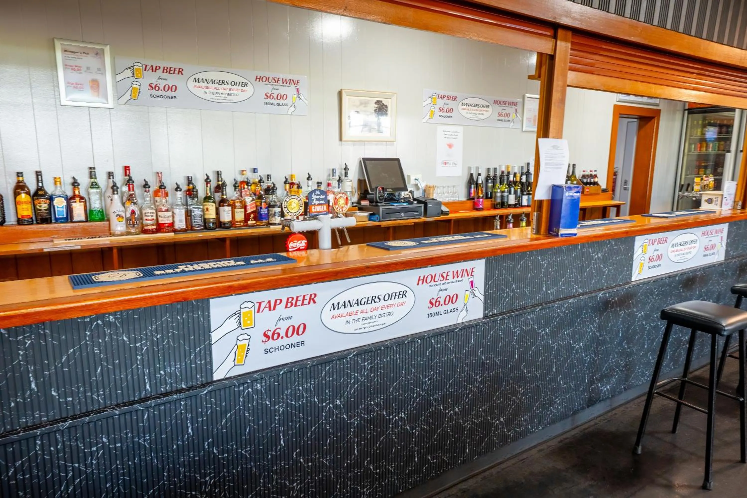 Lounge or bar in Bayside Hotel