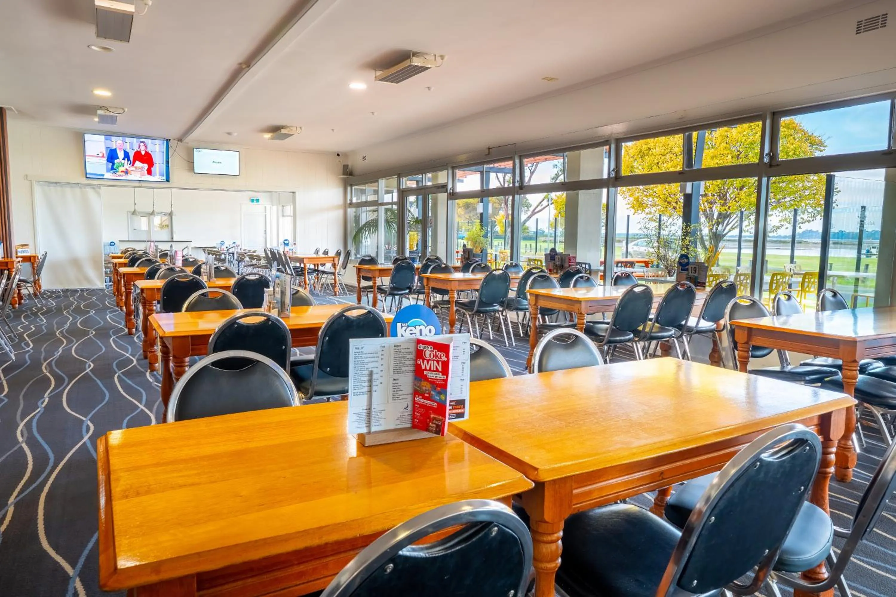 Restaurant/places to eat in Bayside Hotel