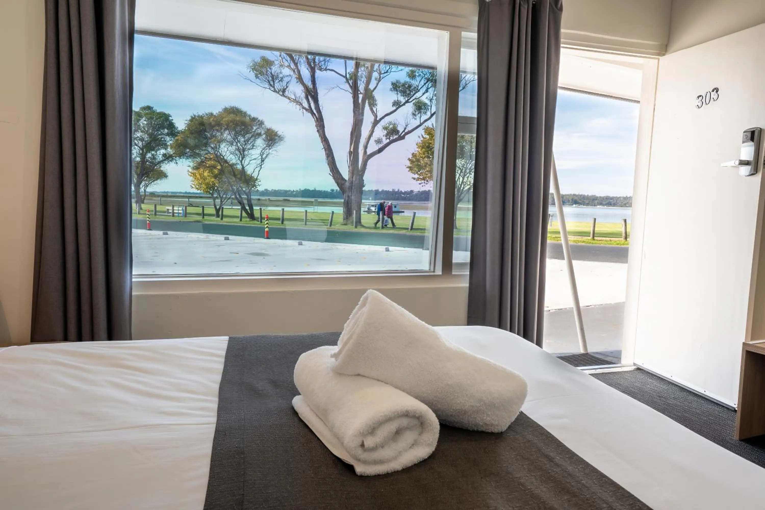 View (from property/room), Bed in Bayside Hotel