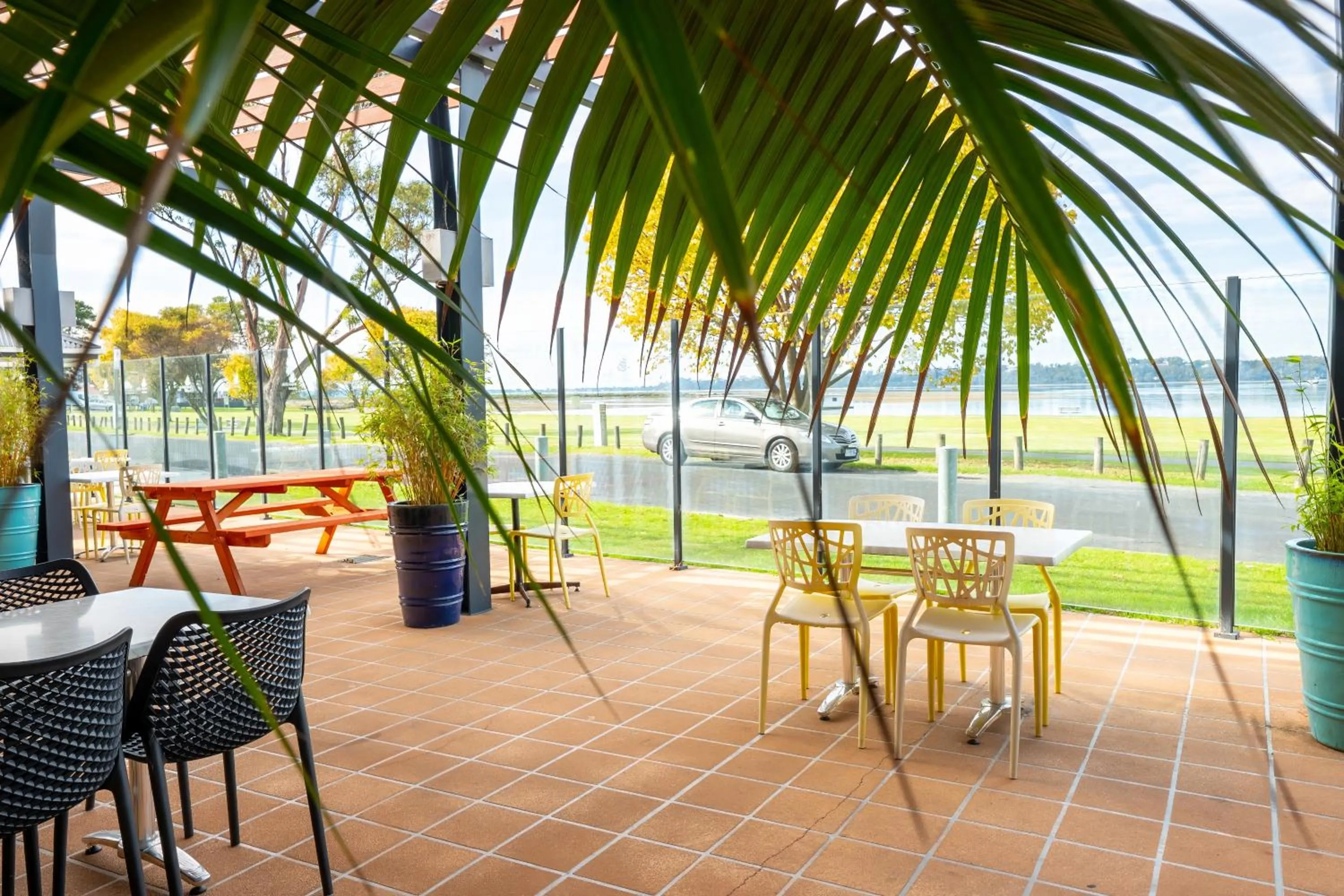 Restaurant/places to eat in Bayside Hotel