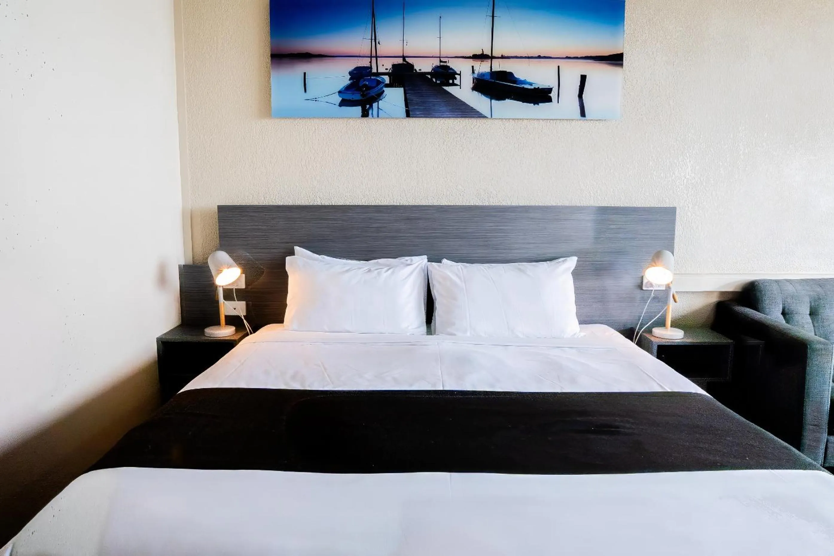 Bed in Bayside Hotel