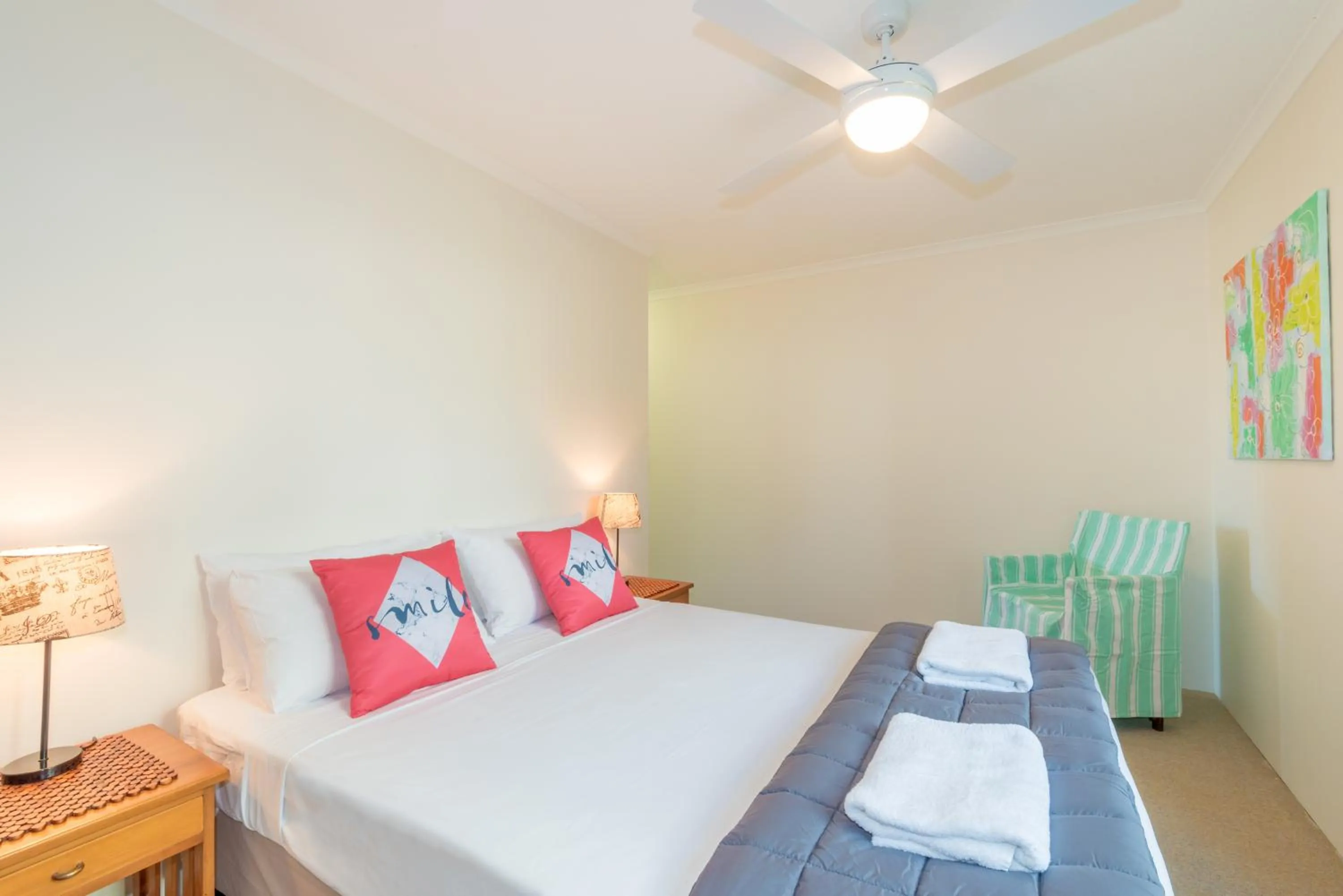 Bedroom, Bed in Munna Beach Apartments