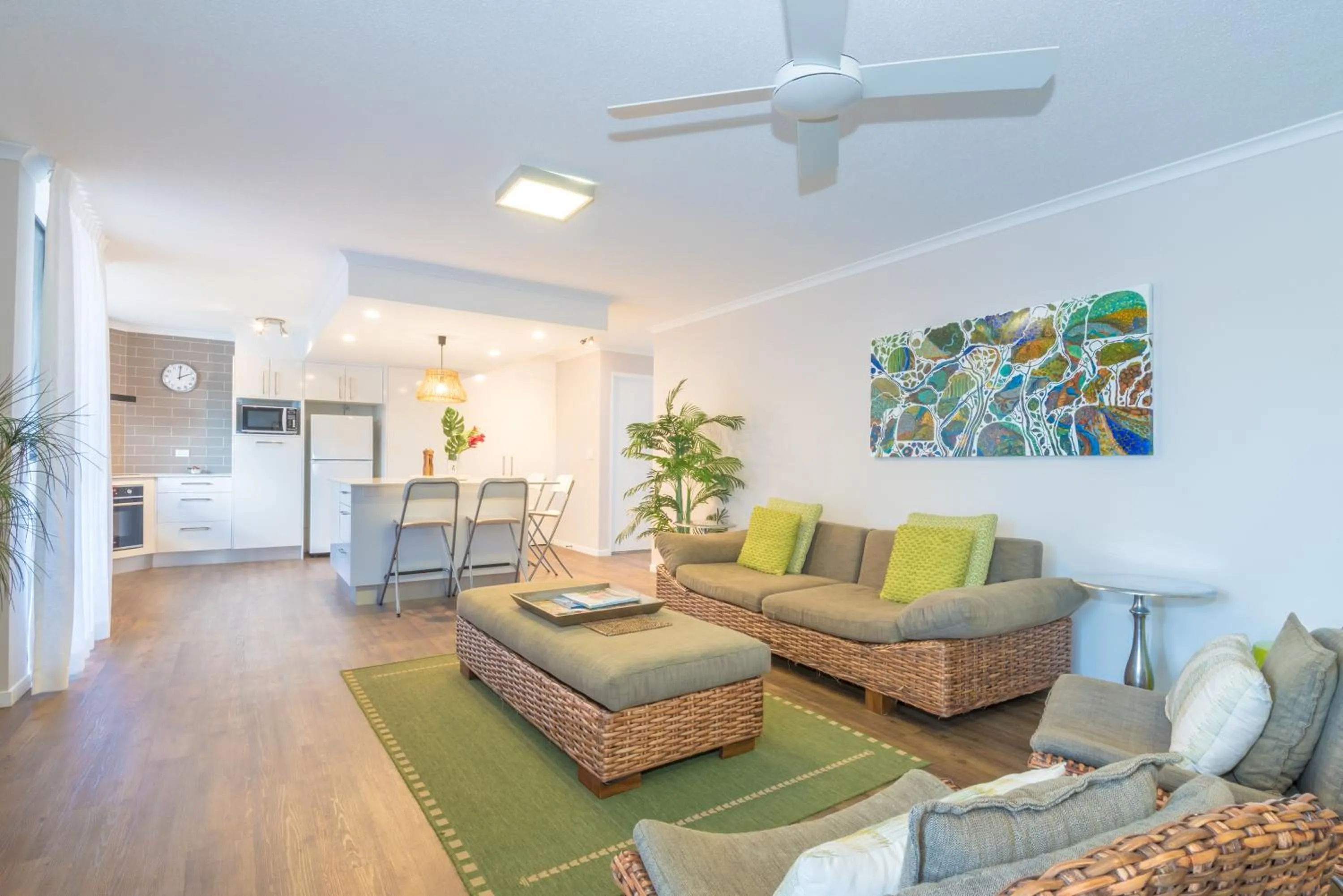 Kitchen or kitchenette in Munna Beach Apartments