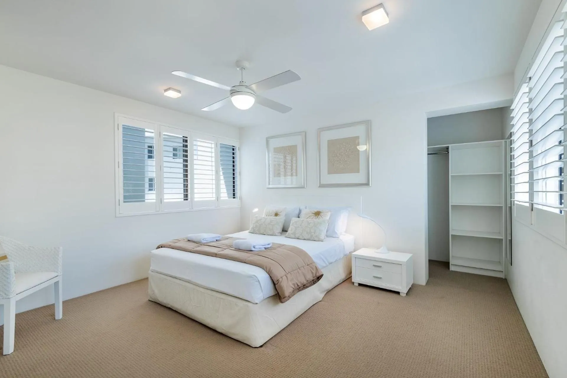 Bed in Munna Beach Apartments