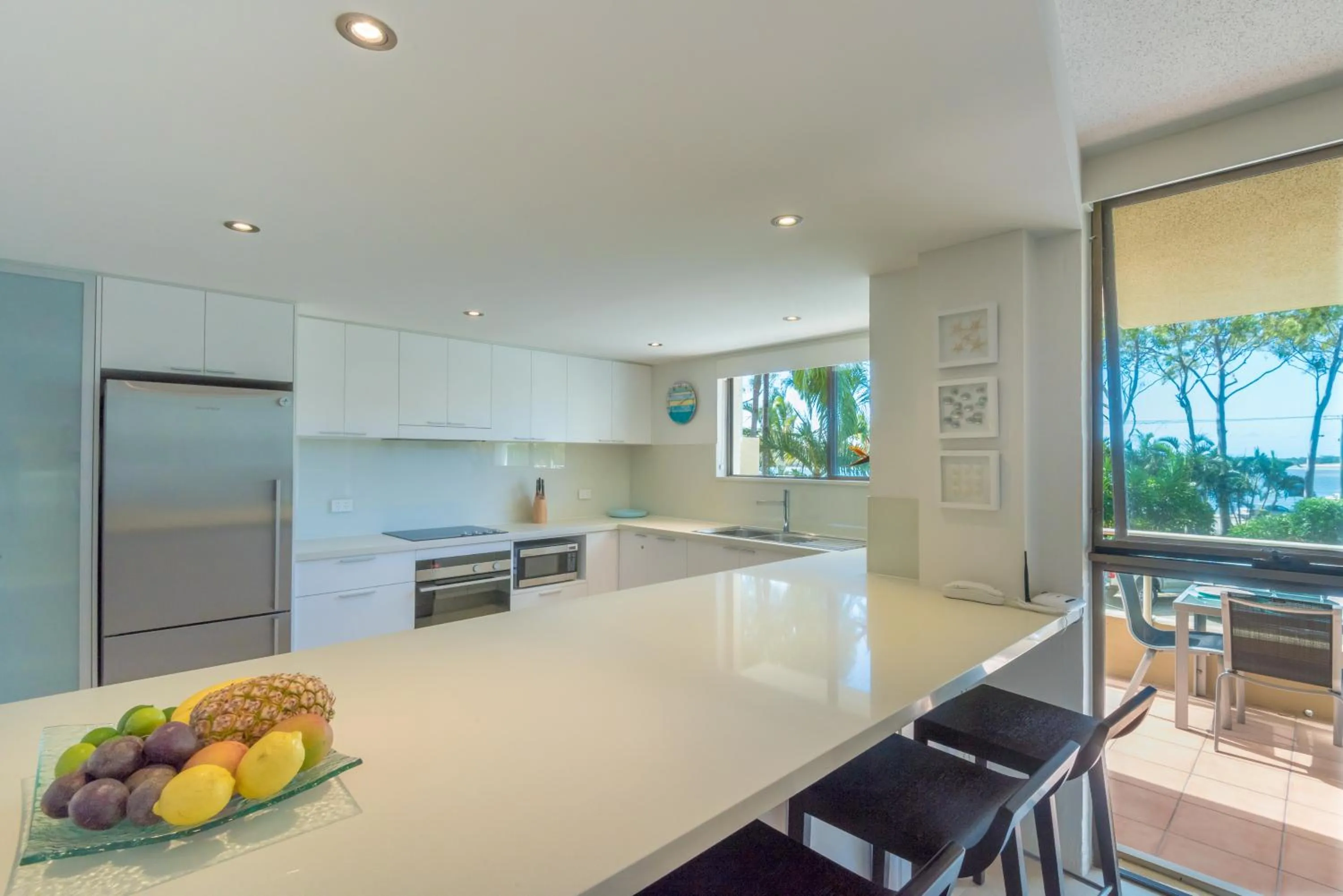 Kitchen or kitchenette in Munna Beach Apartments