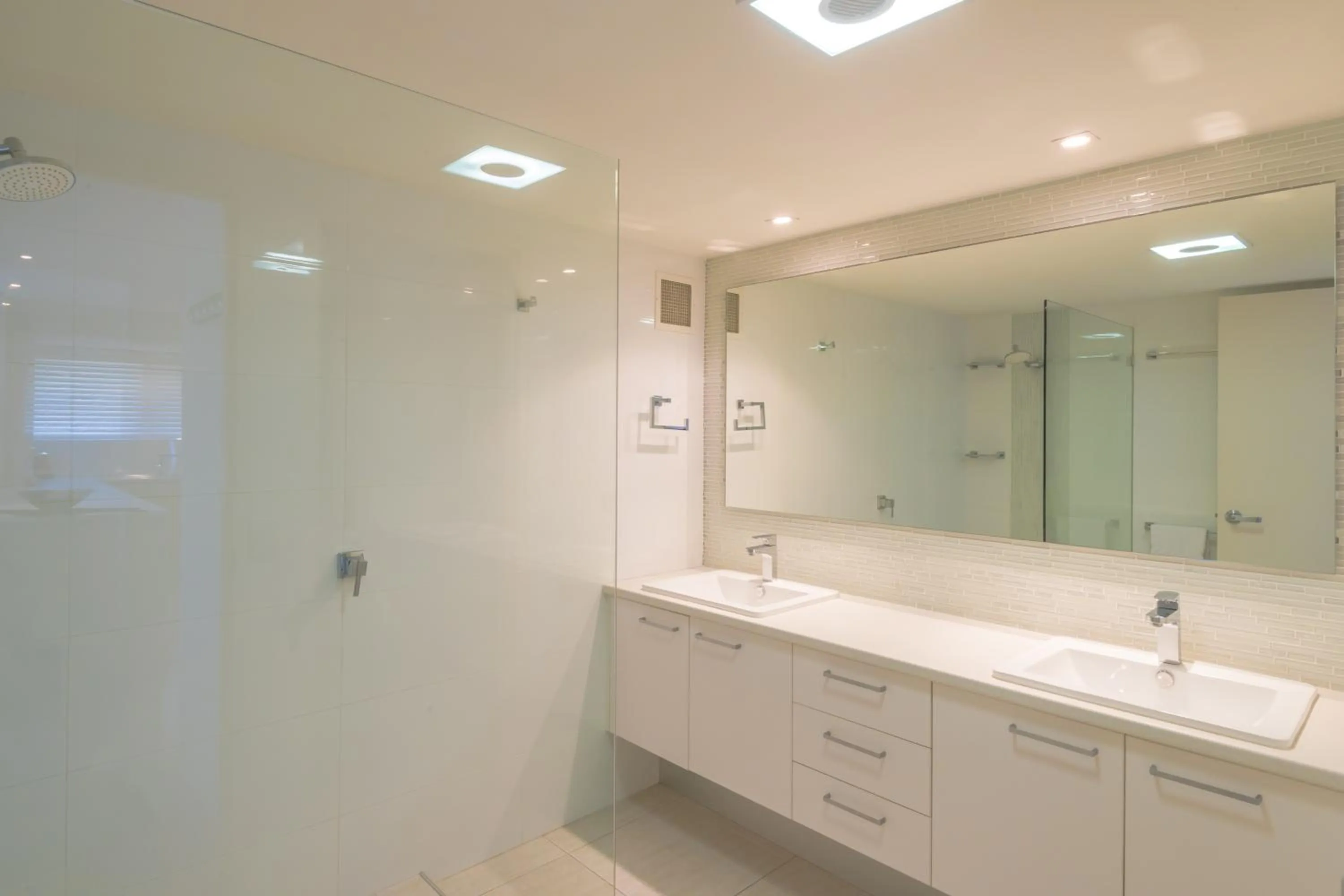 Bathroom in Munna Beach Apartments