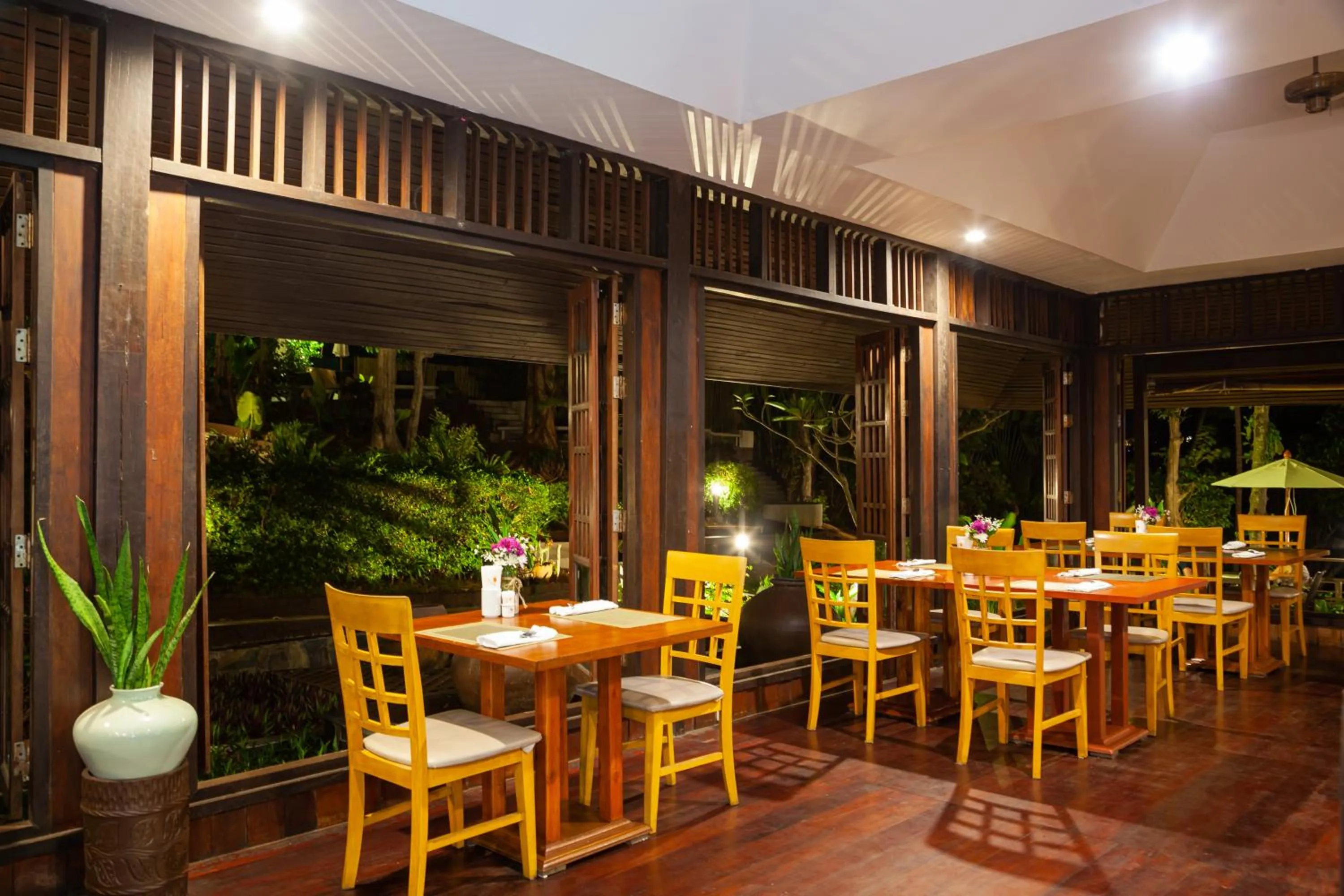 Restaurant/places to eat in Baan Krating Phuket Resort -SHA Plus