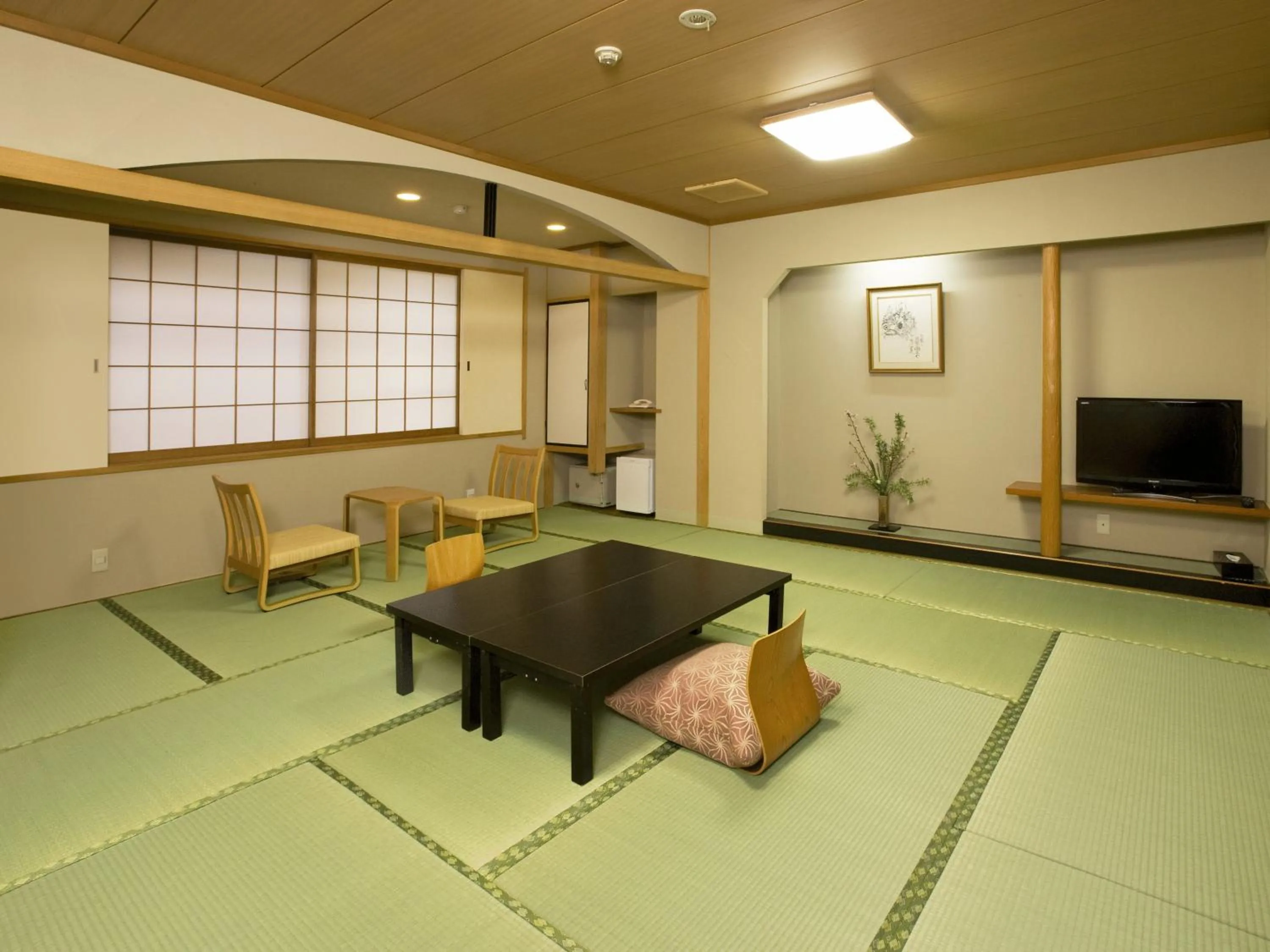 Photo of the whole room in Kyoto Ryokan Hirashin