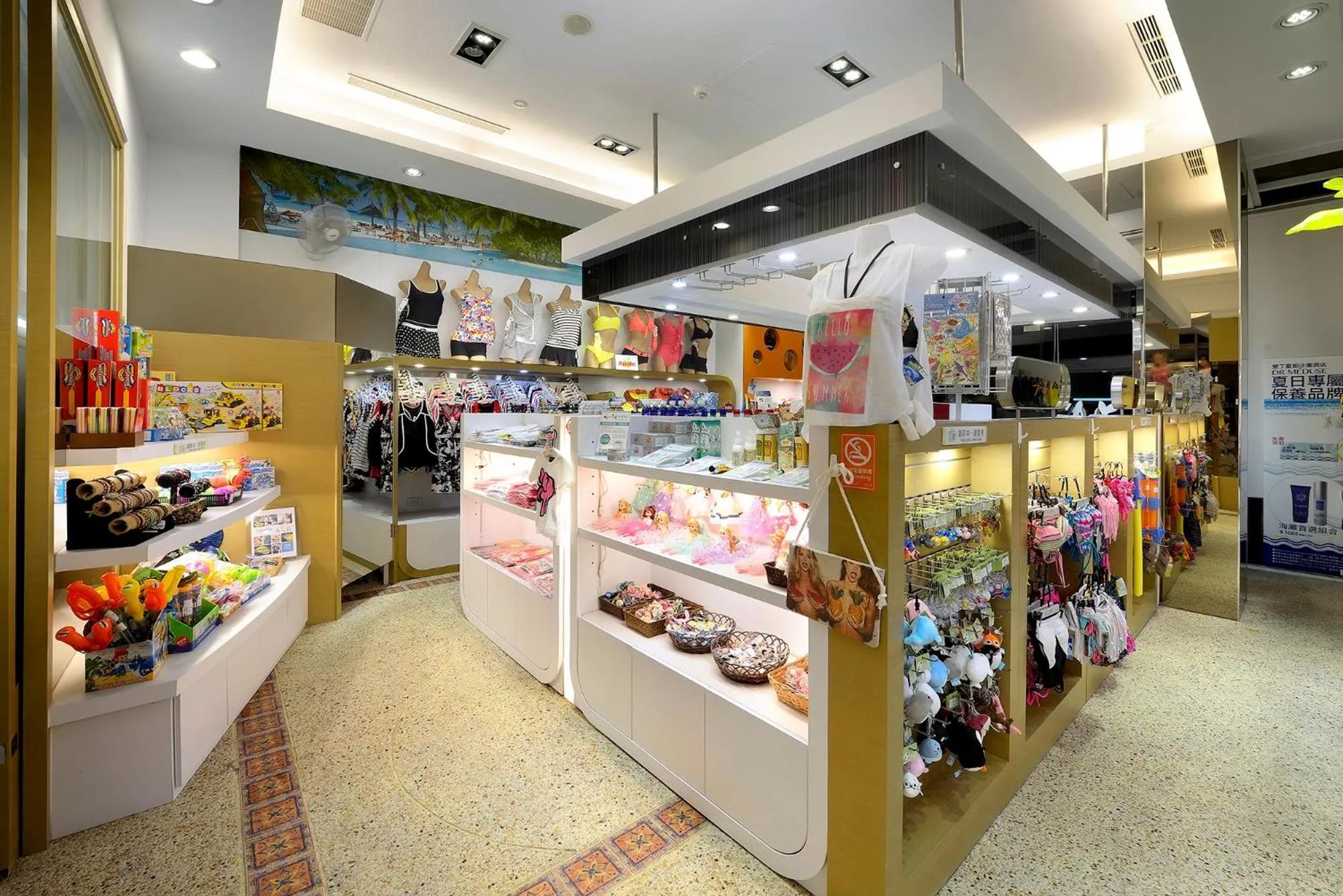 On-site shops in Chateau Beach Resort Kenting
