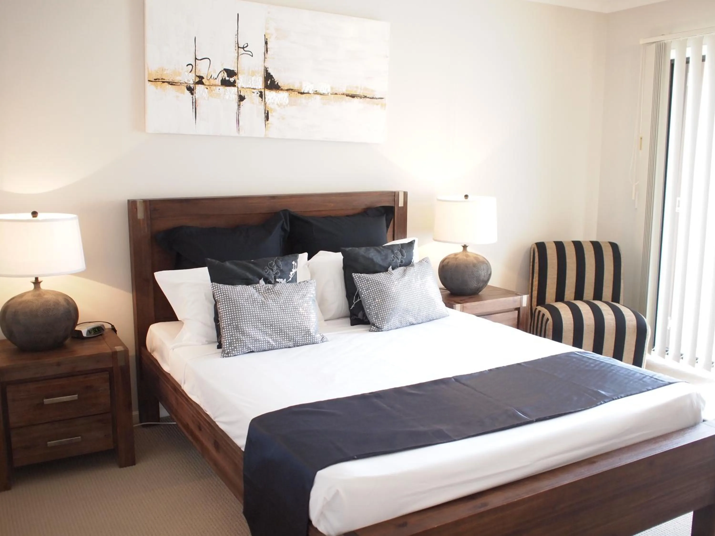 Bedroom, Bed in Edge Apartments Cairns