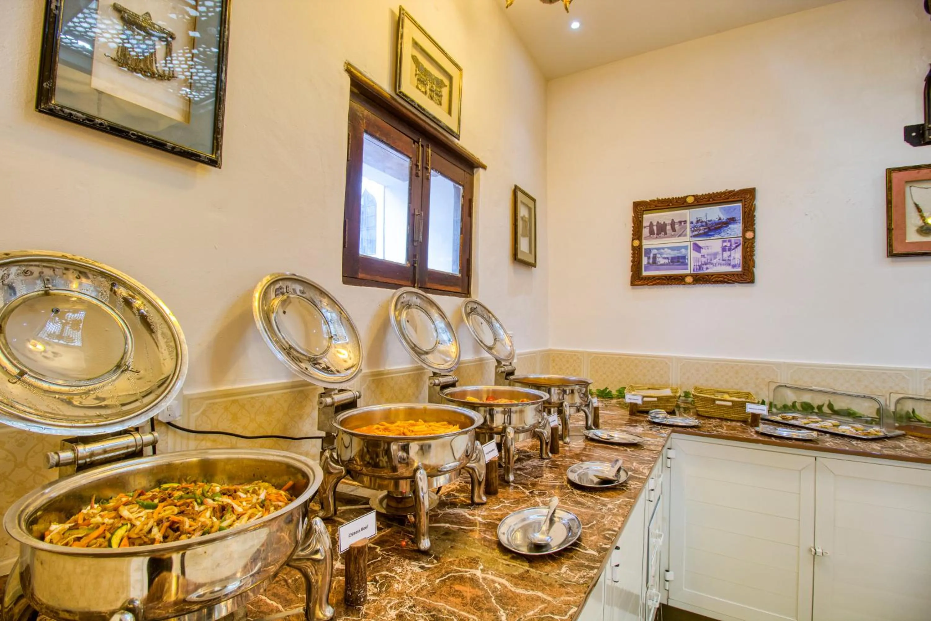 Restaurant/places to eat in Tembo Palace Hotel