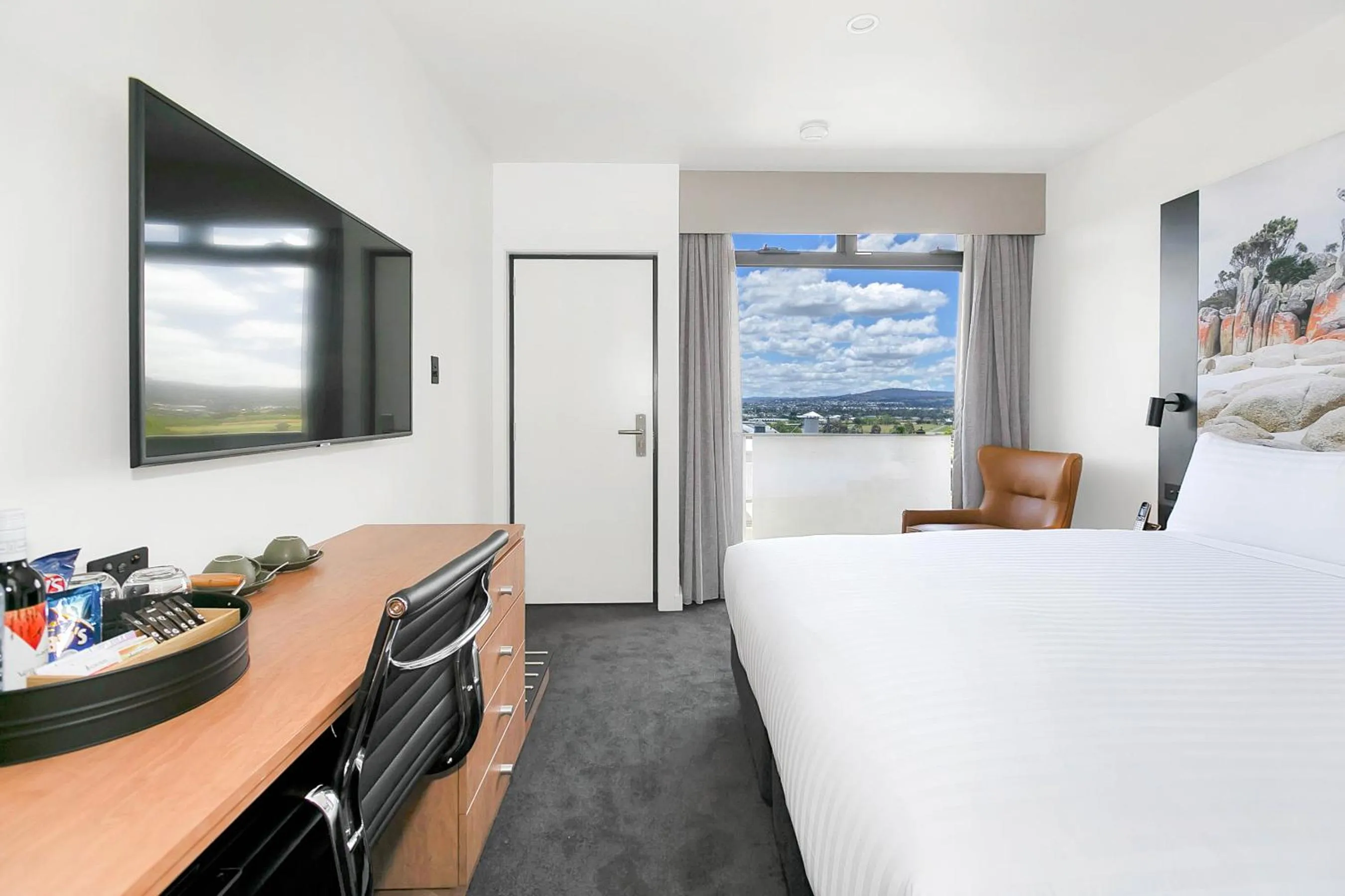 Photo of the whole room in Hotel Launceston